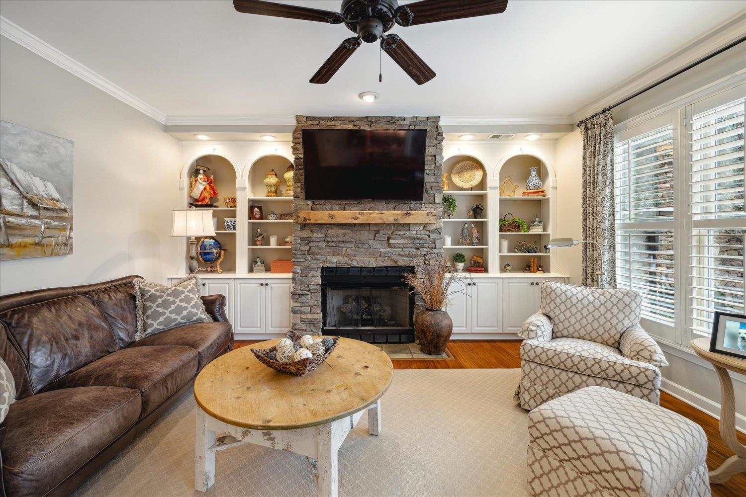 8959 CLAIBORNE FARM DR