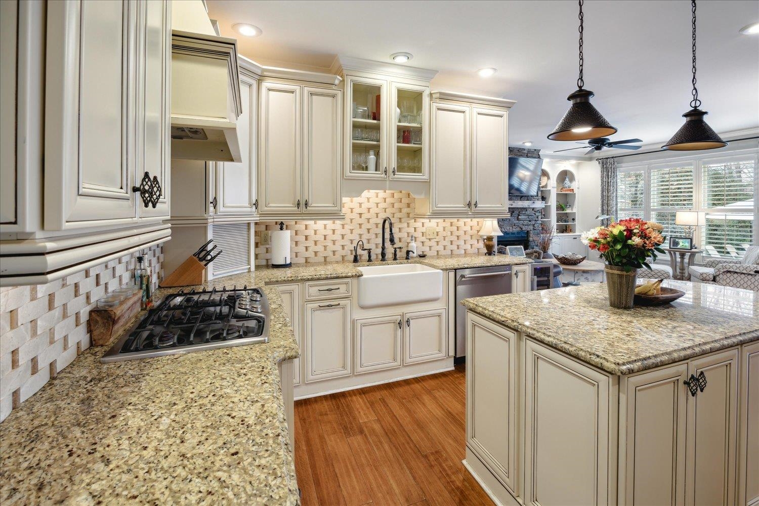 8959 CLAIBORNE FARM DR