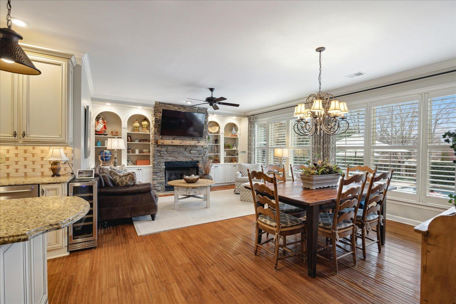 8959 CLAIBORNE FARM DR