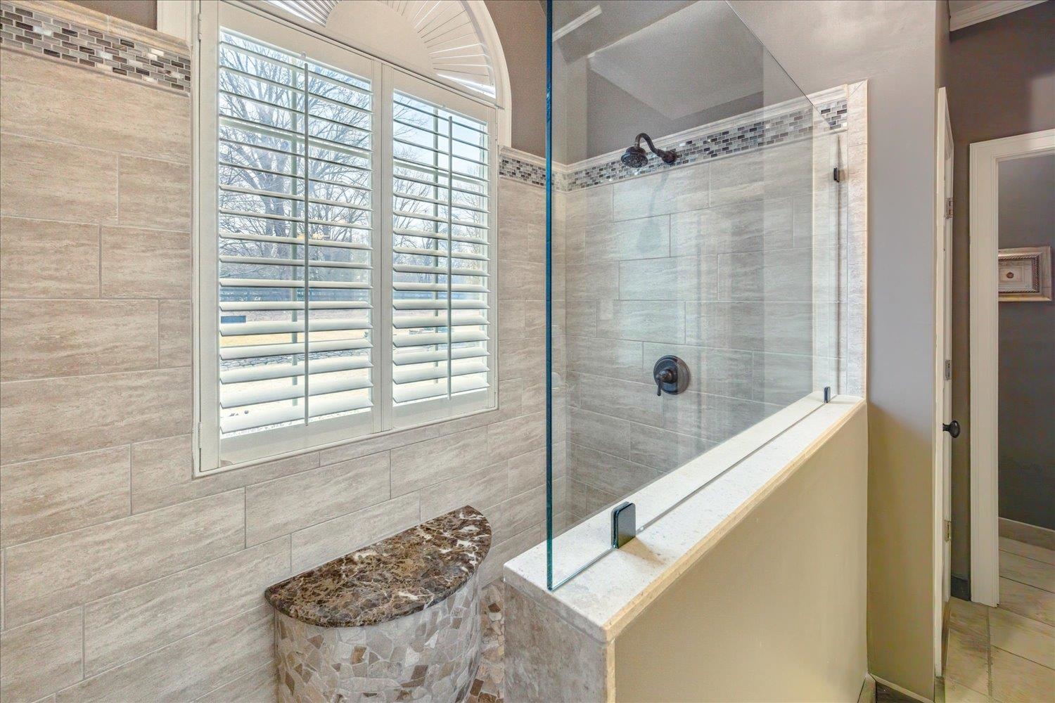 8959 CLAIBORNE FARM DR