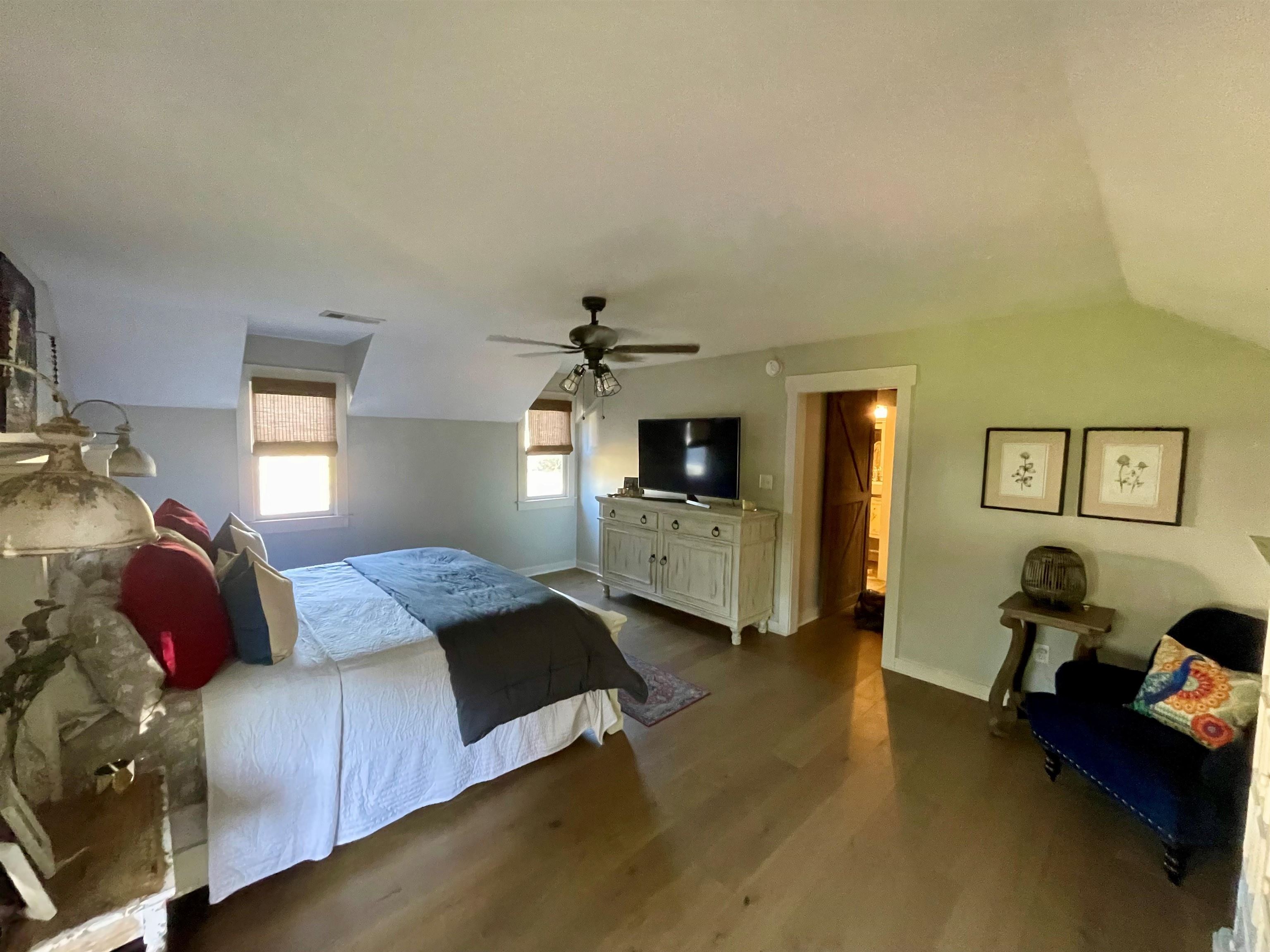 7891 WOODFORD LN