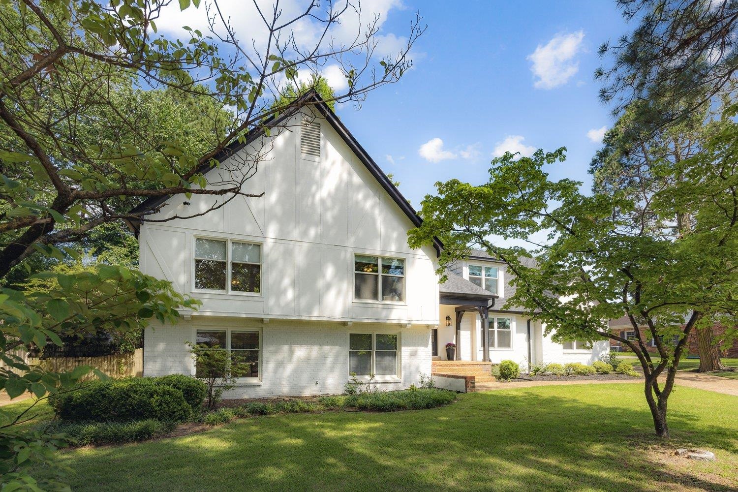 506 S YATES RD