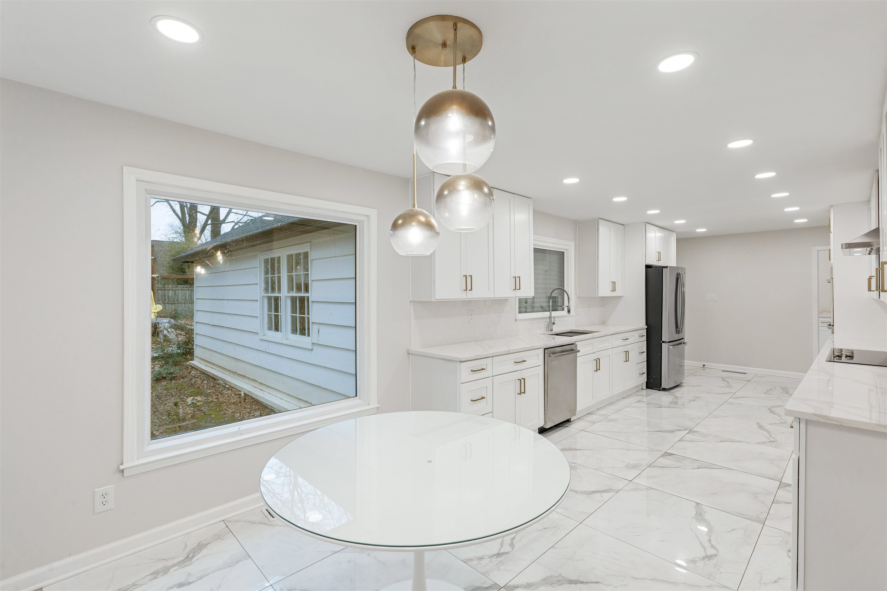 506 S YATES RD