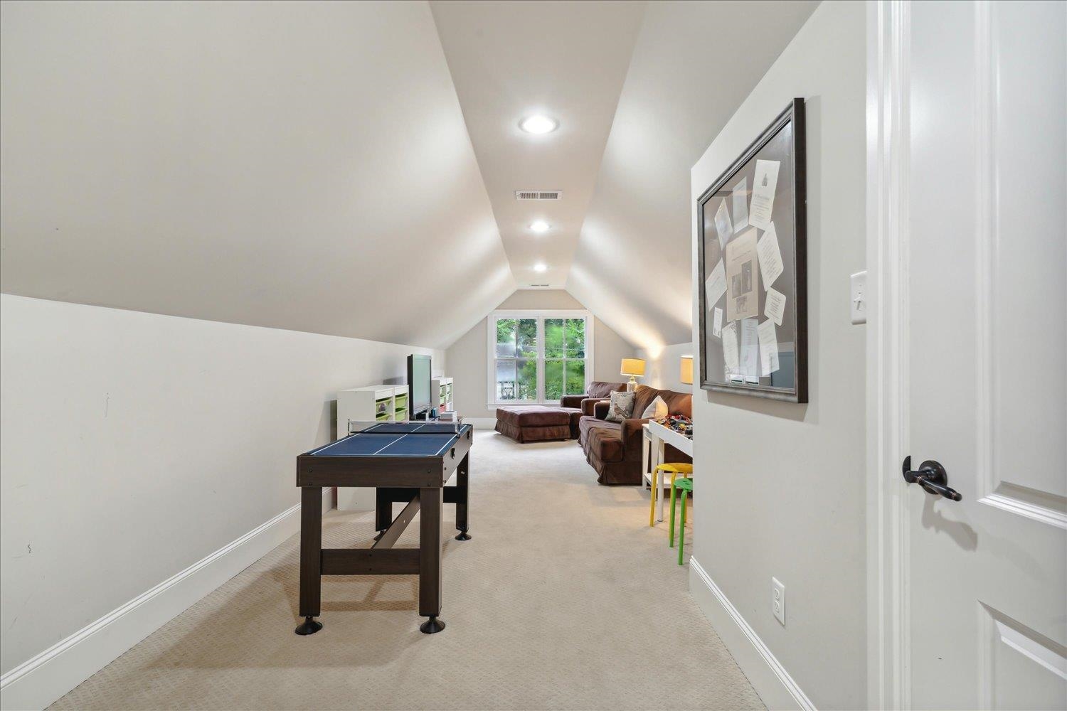 279 RIDGEFIELD RD