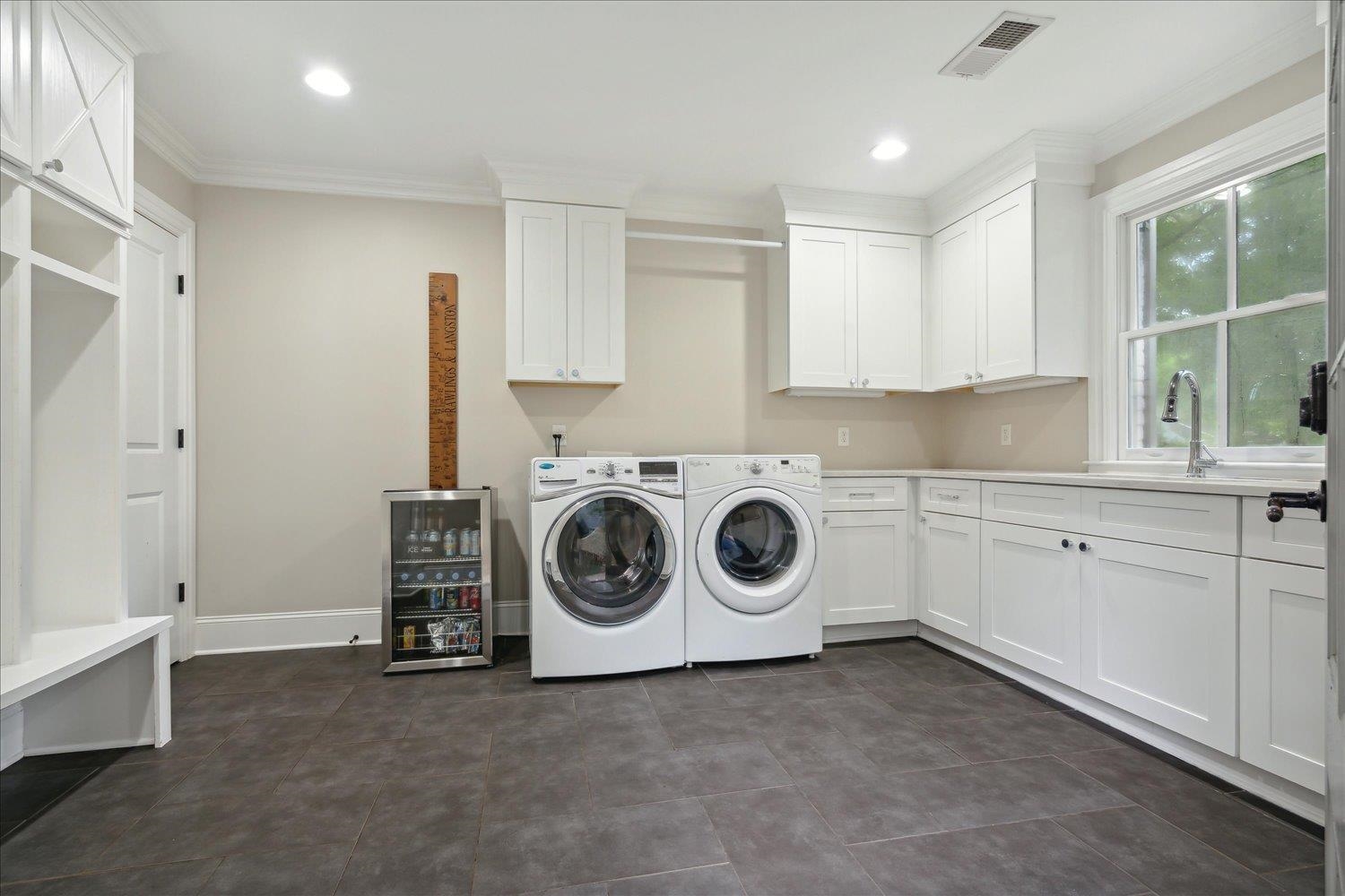 279 RIDGEFIELD RD