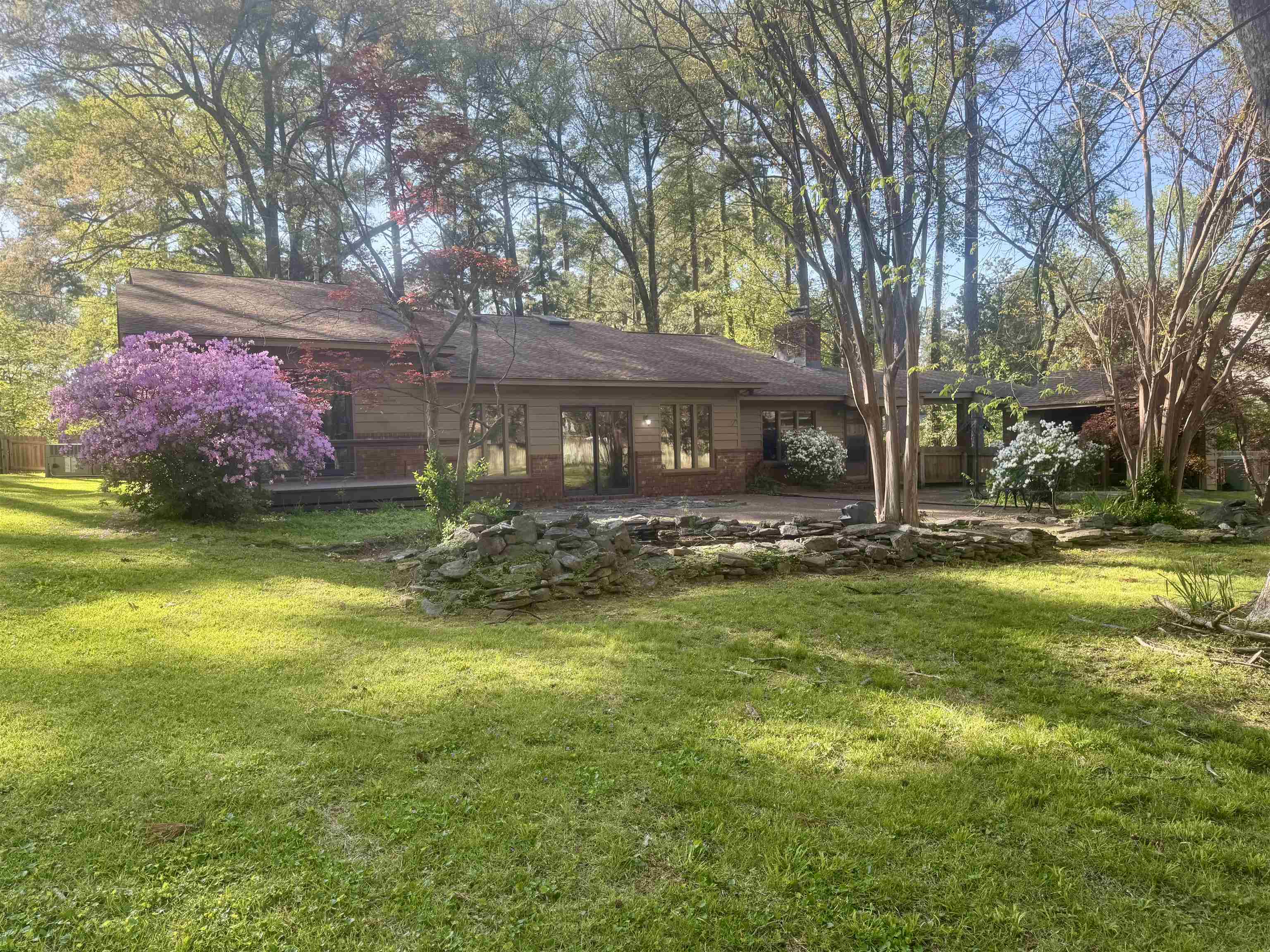 598 VALLEYBROOK DR