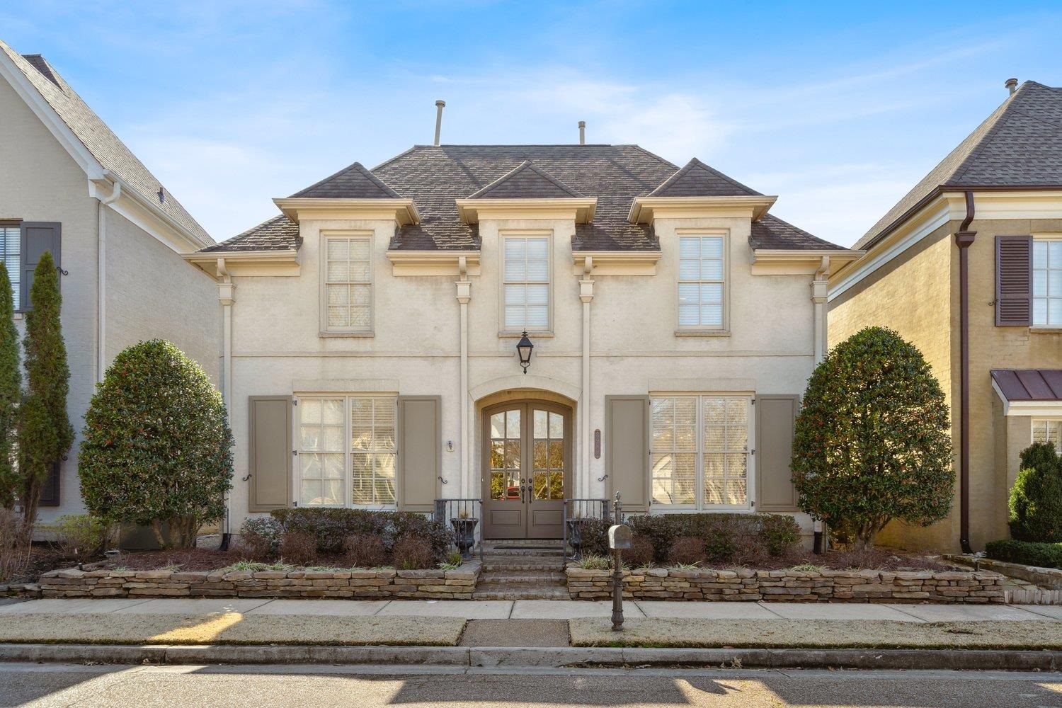 8989 ACORN LANDING DR