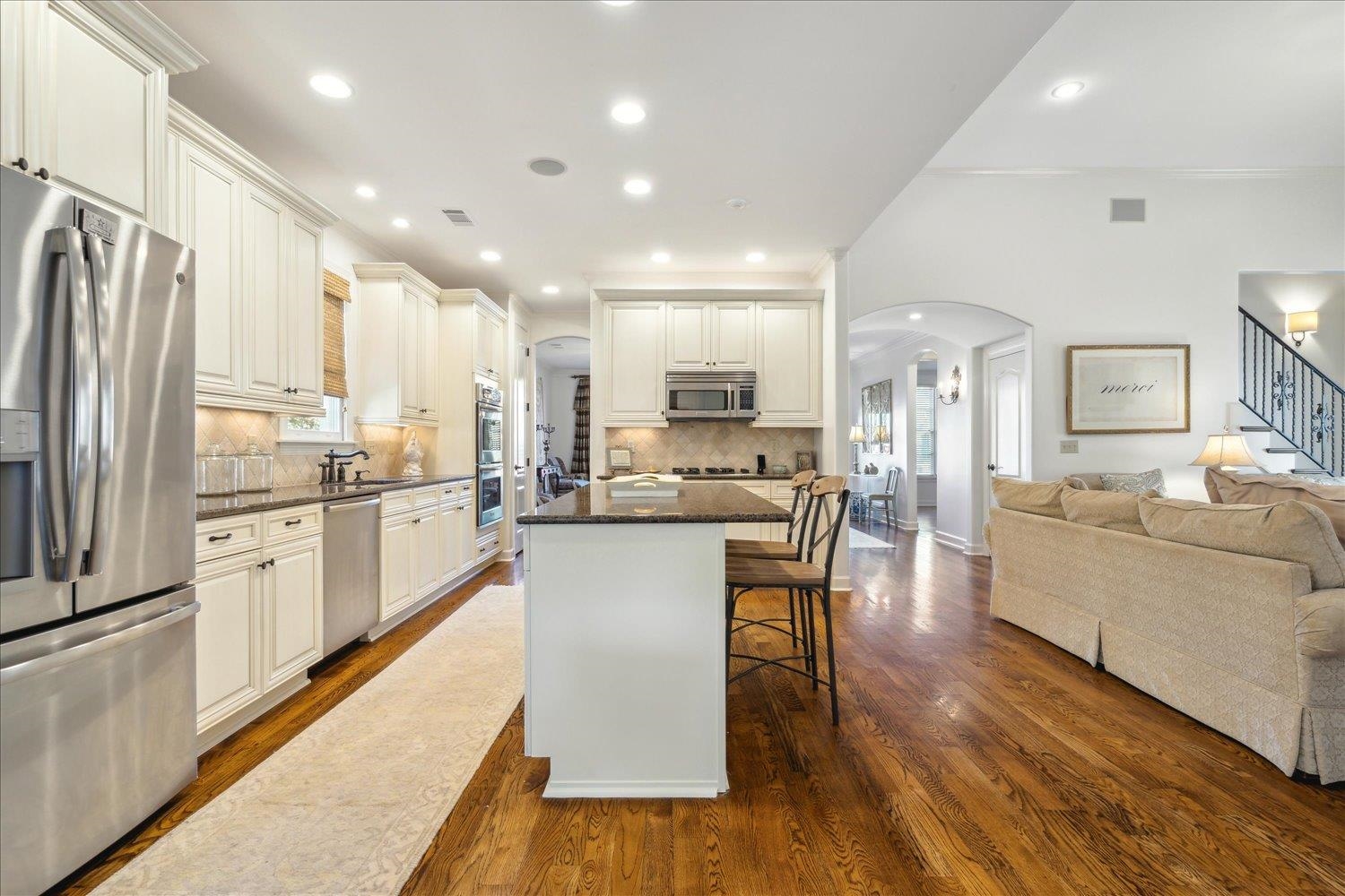 8989 ACORN LANDING DR