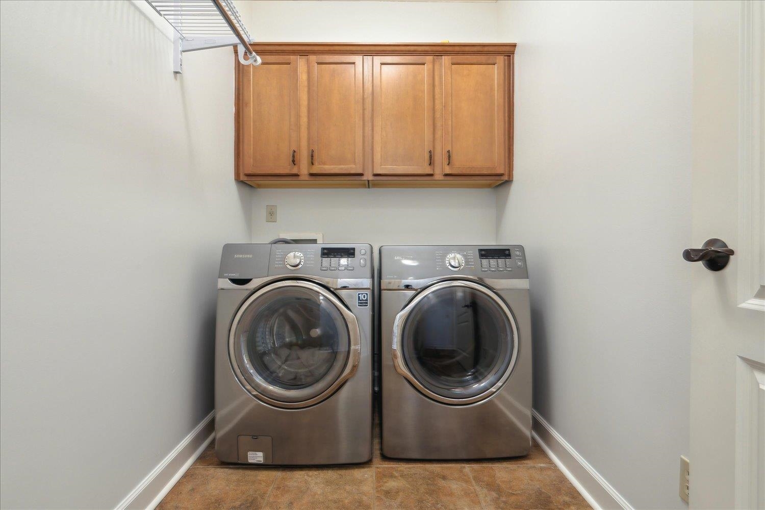 8989 ACORN LANDING DR