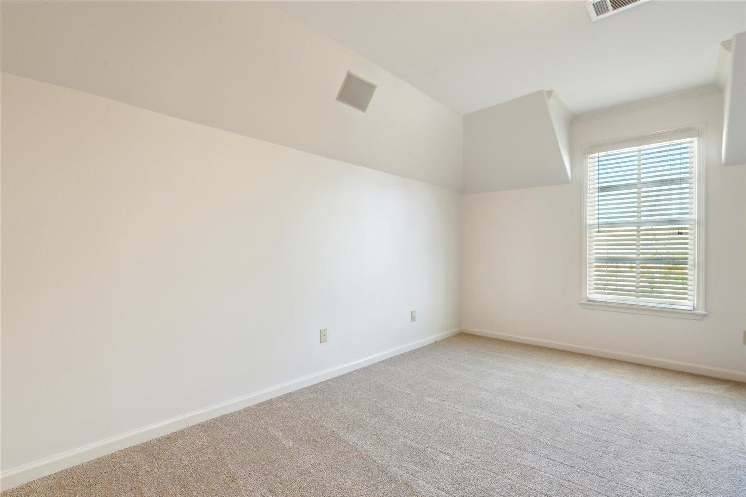 8989 ACORN LANDING DR