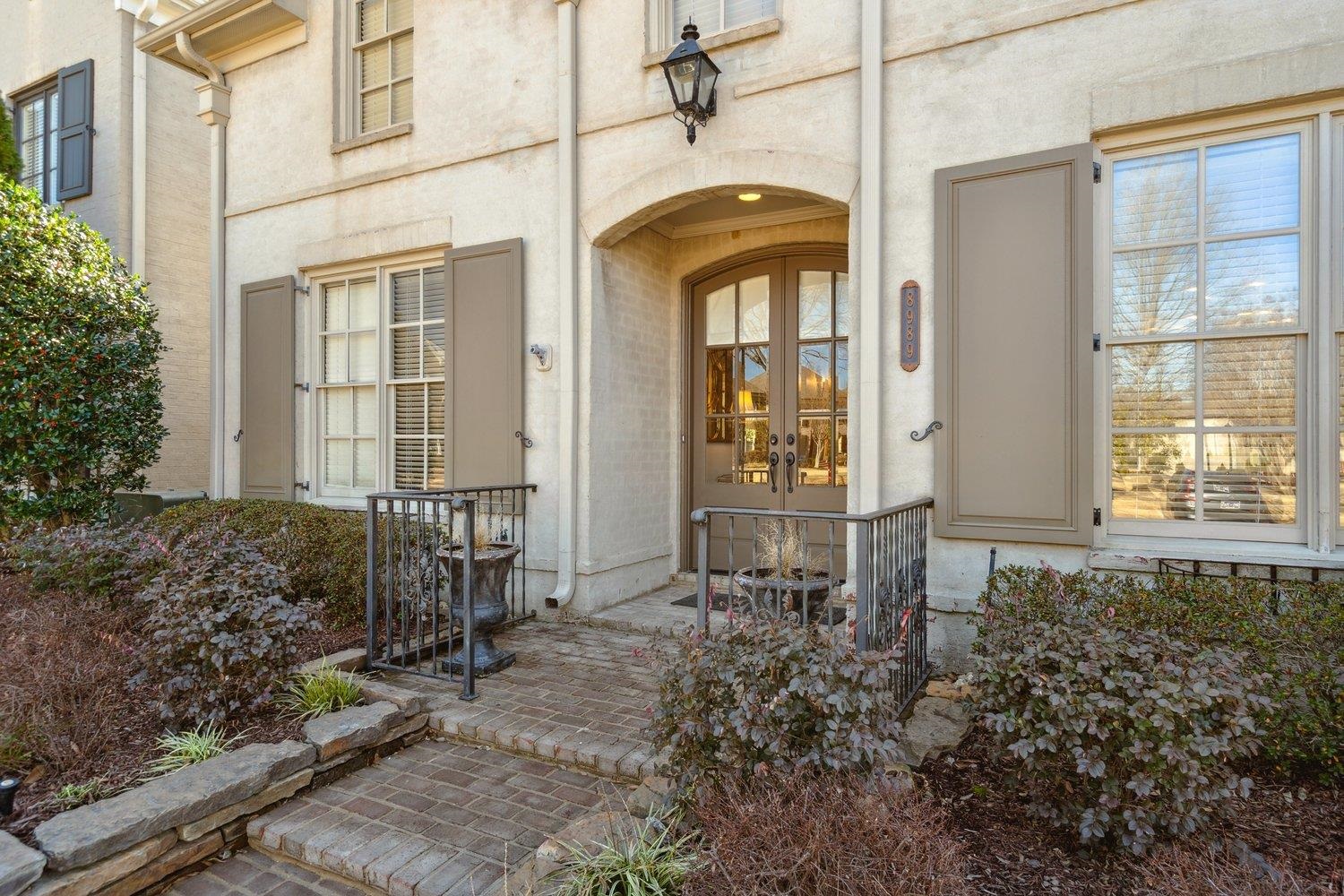 8989 ACORN LANDING DR
