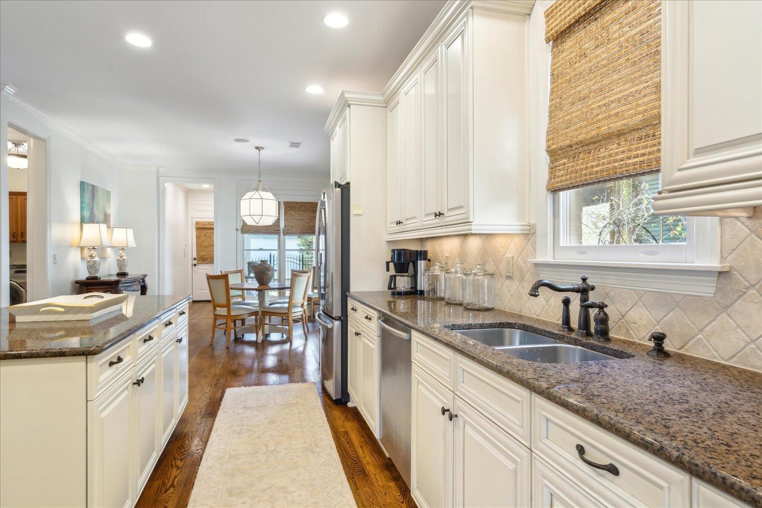 8989 ACORN LANDING DR