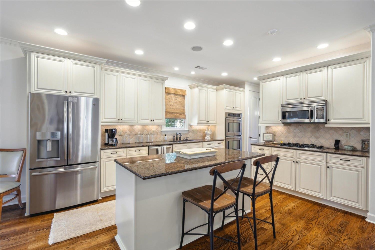 8989 ACORN LANDING DR