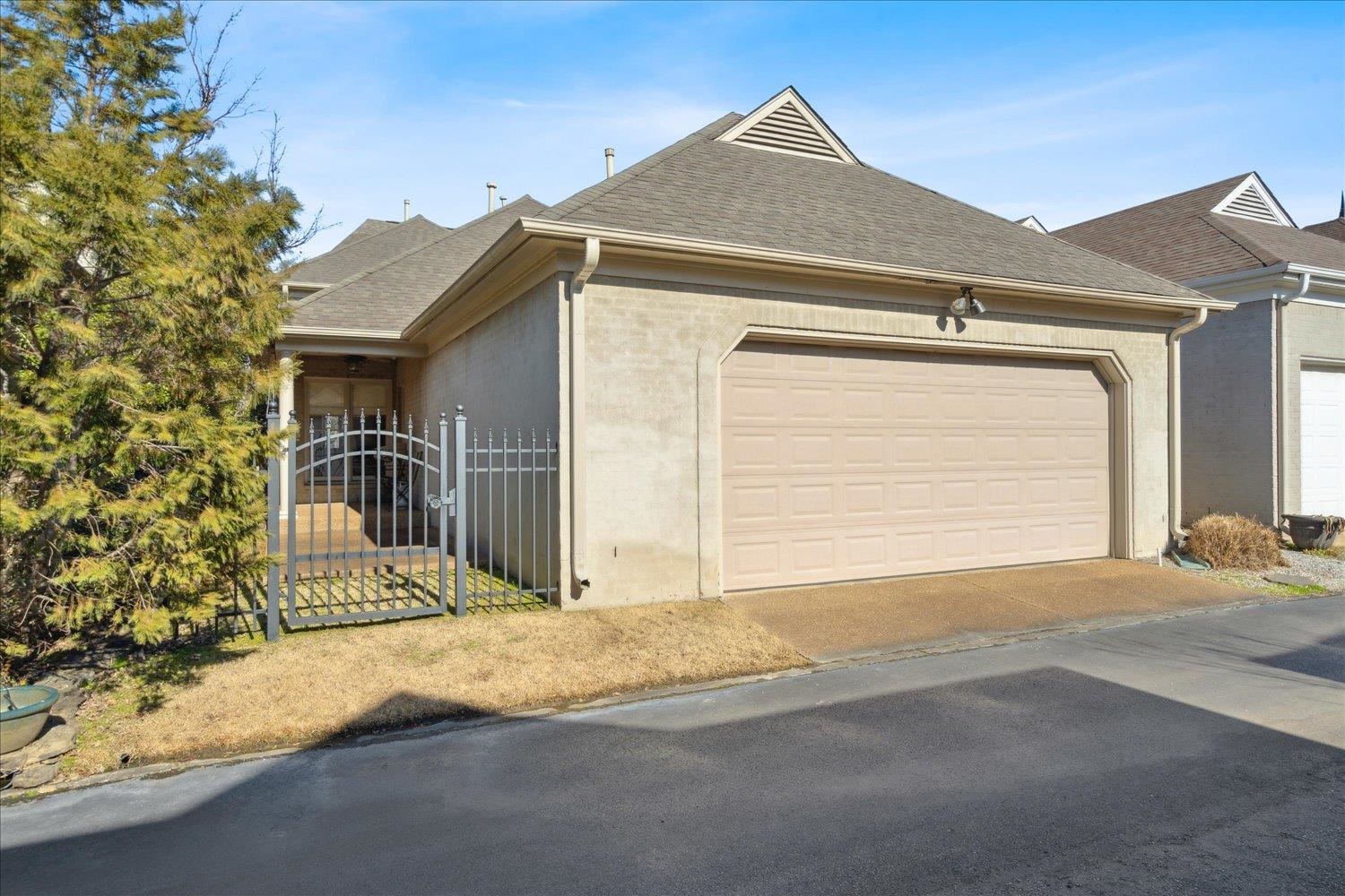 8989 ACORN LANDING DR