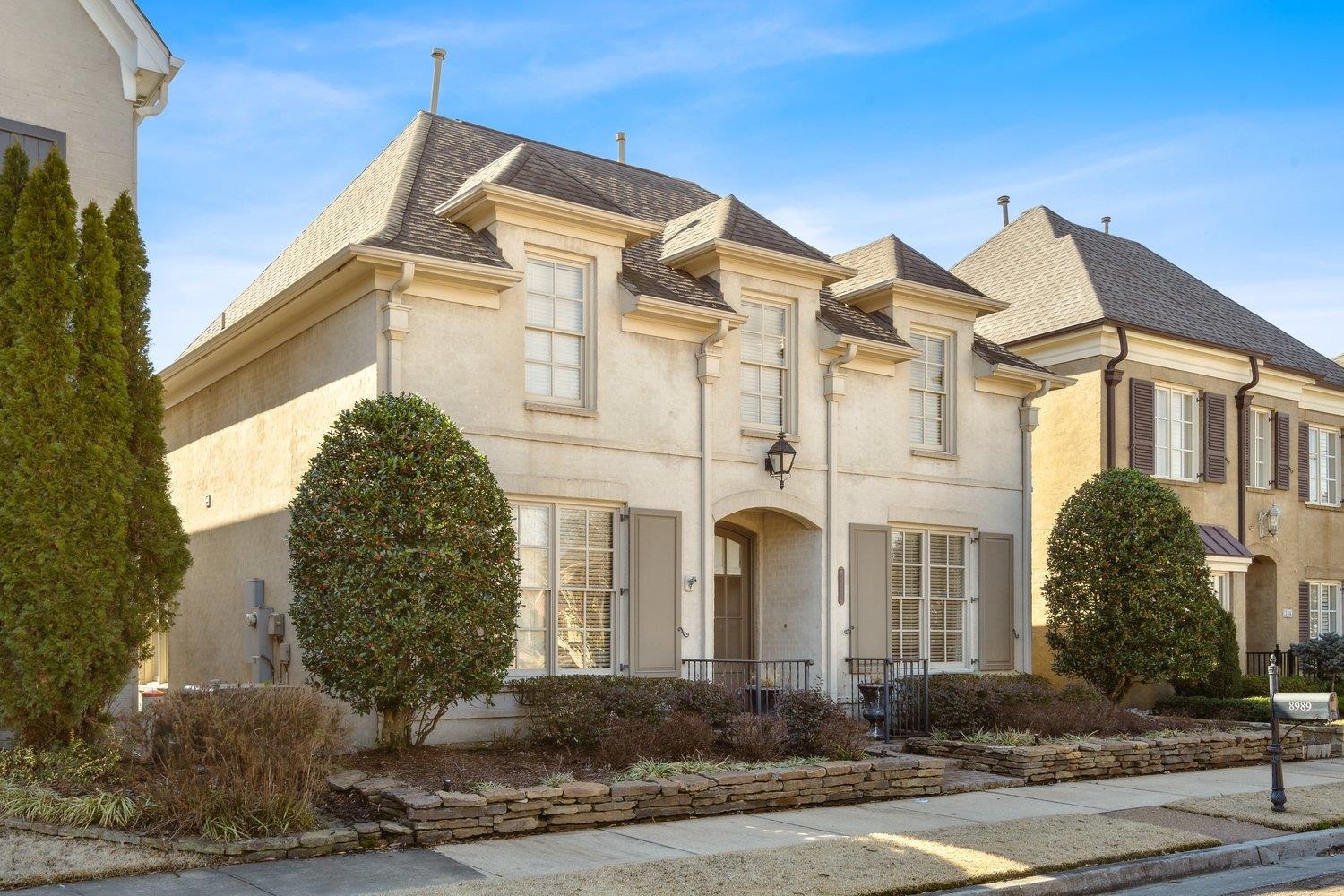 8989 ACORN LANDING DR