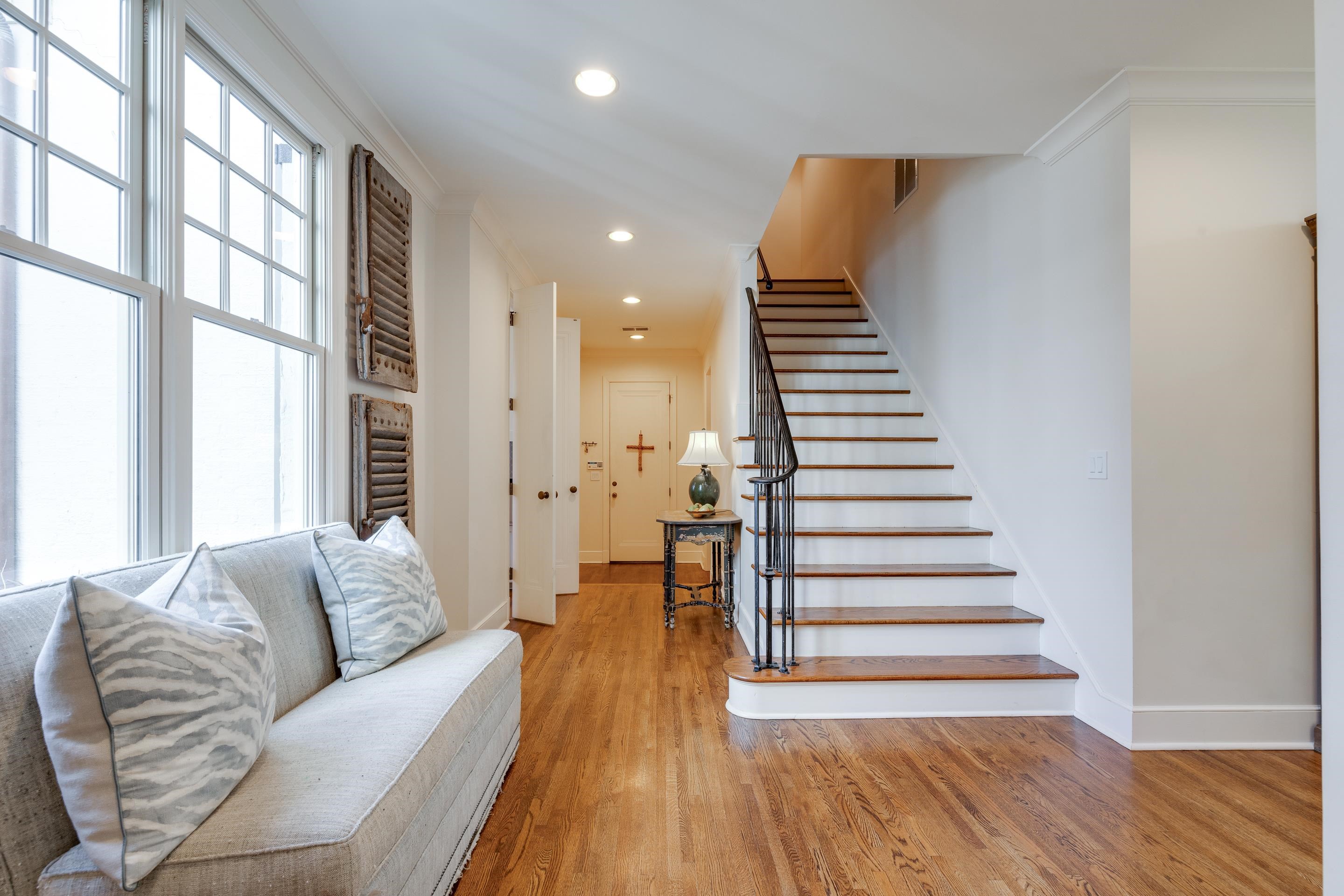 275 W GOODWYN ST