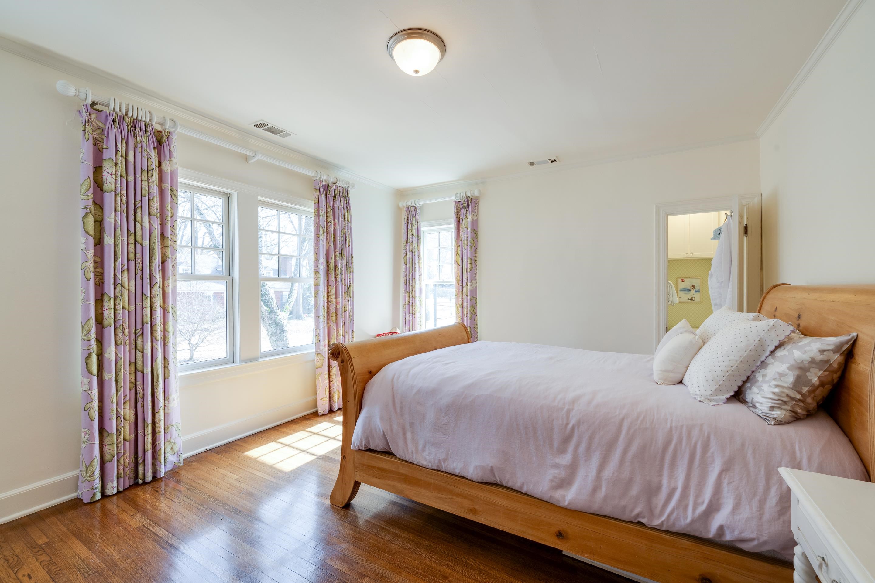 275 W GOODWYN ST