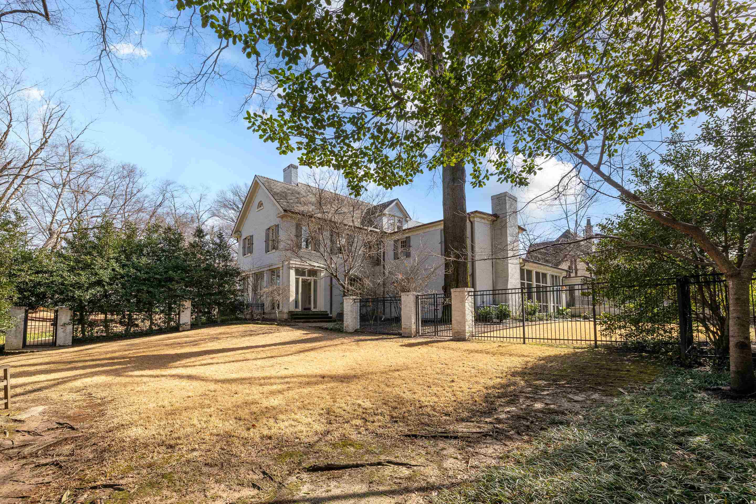 275 W GOODWYN ST