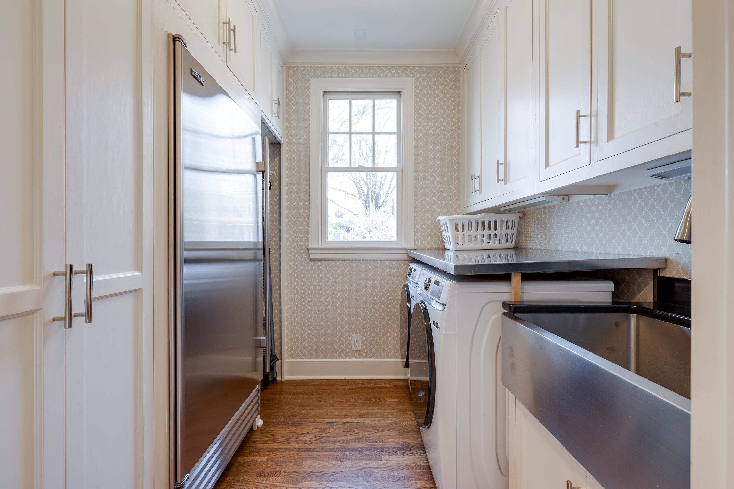 275 W GOODWYN ST