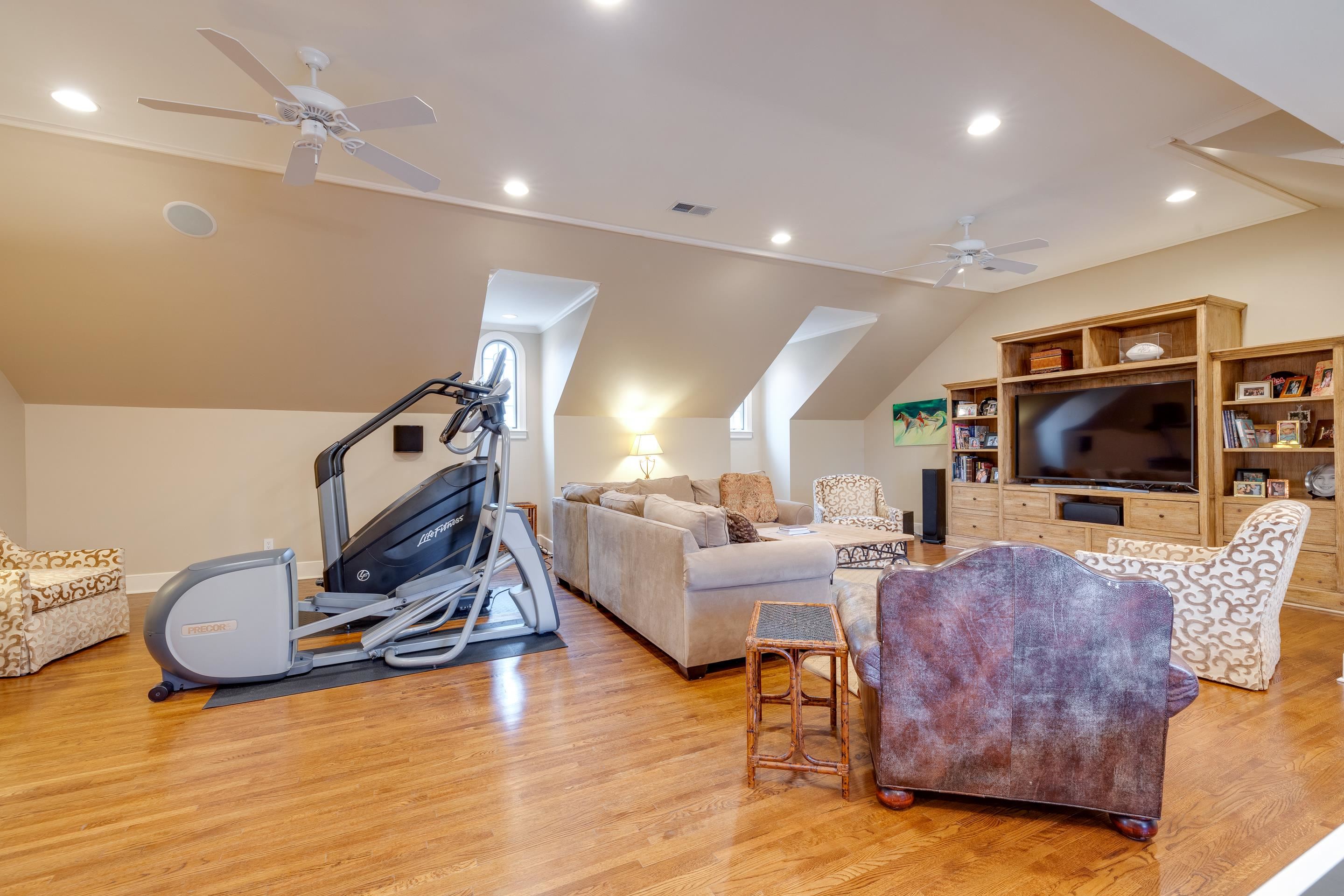 275 W GOODWYN ST