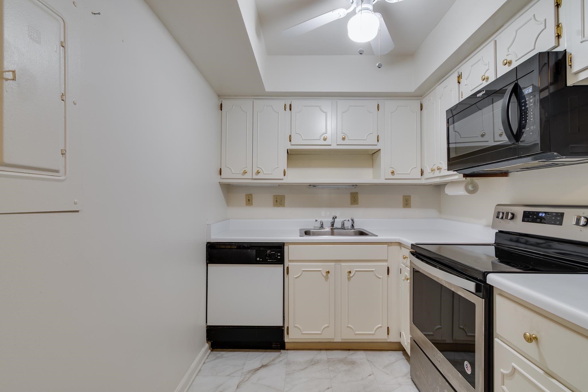 232 S HIGHLAND ST Unit: 1005