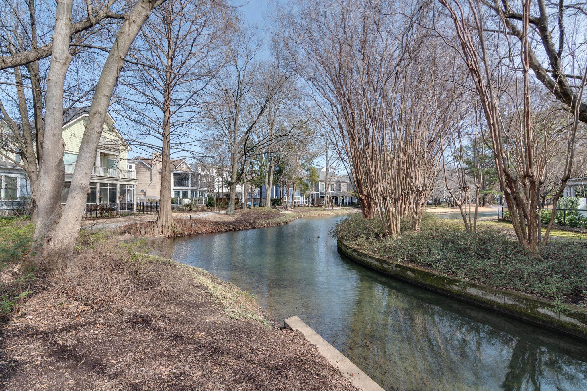 922 HARBOR BEND RD
