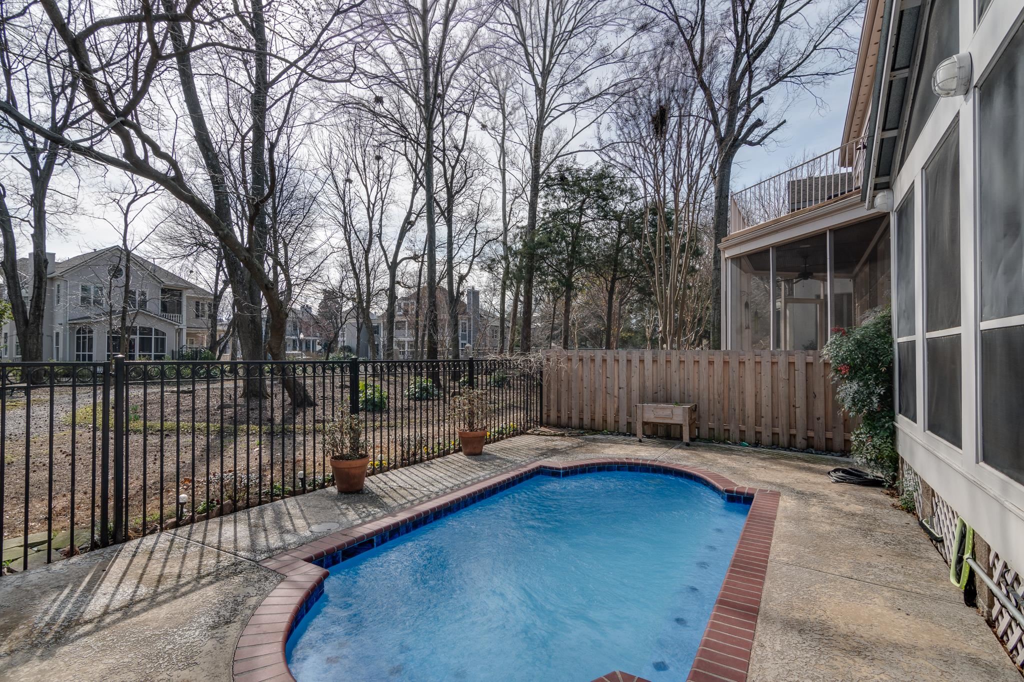 922 HARBOR BEND RD