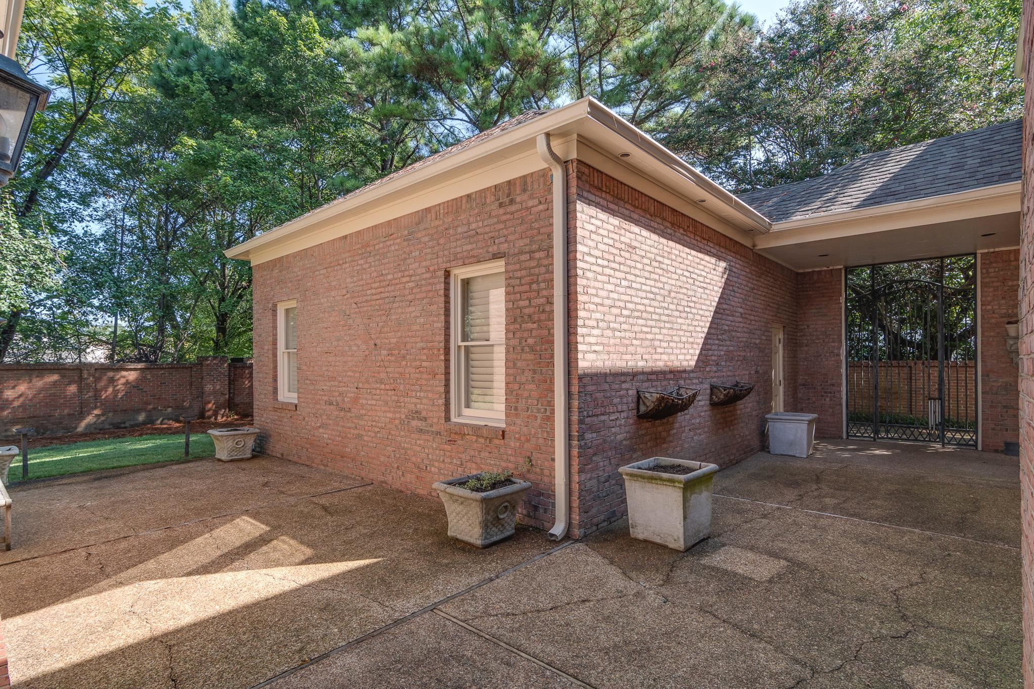 29 E CHICKASAW CV