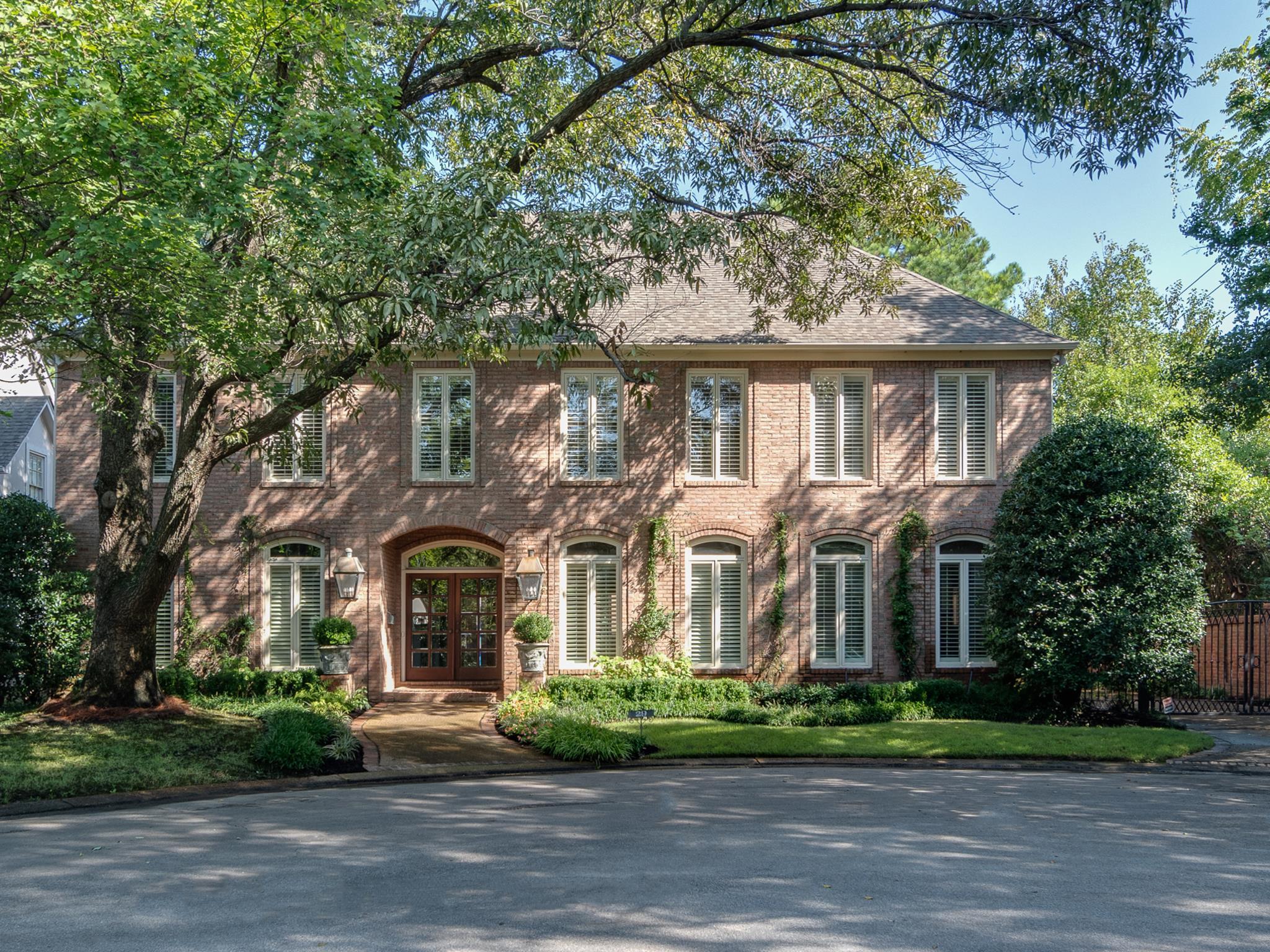 29 E CHICKASAW CV