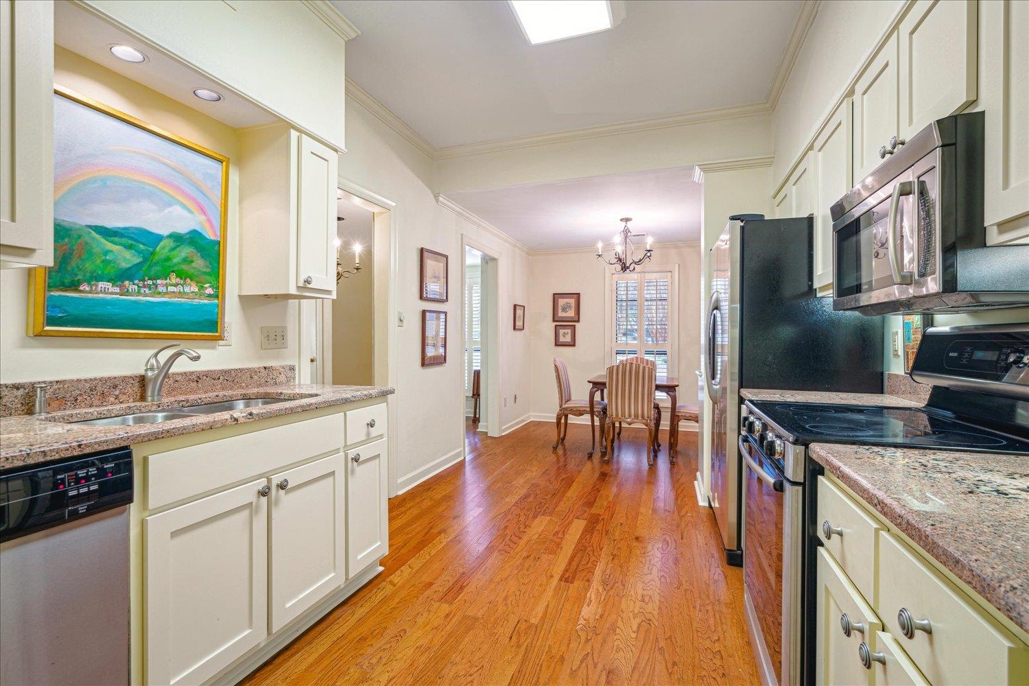 585 S GREER ST Unit: 103