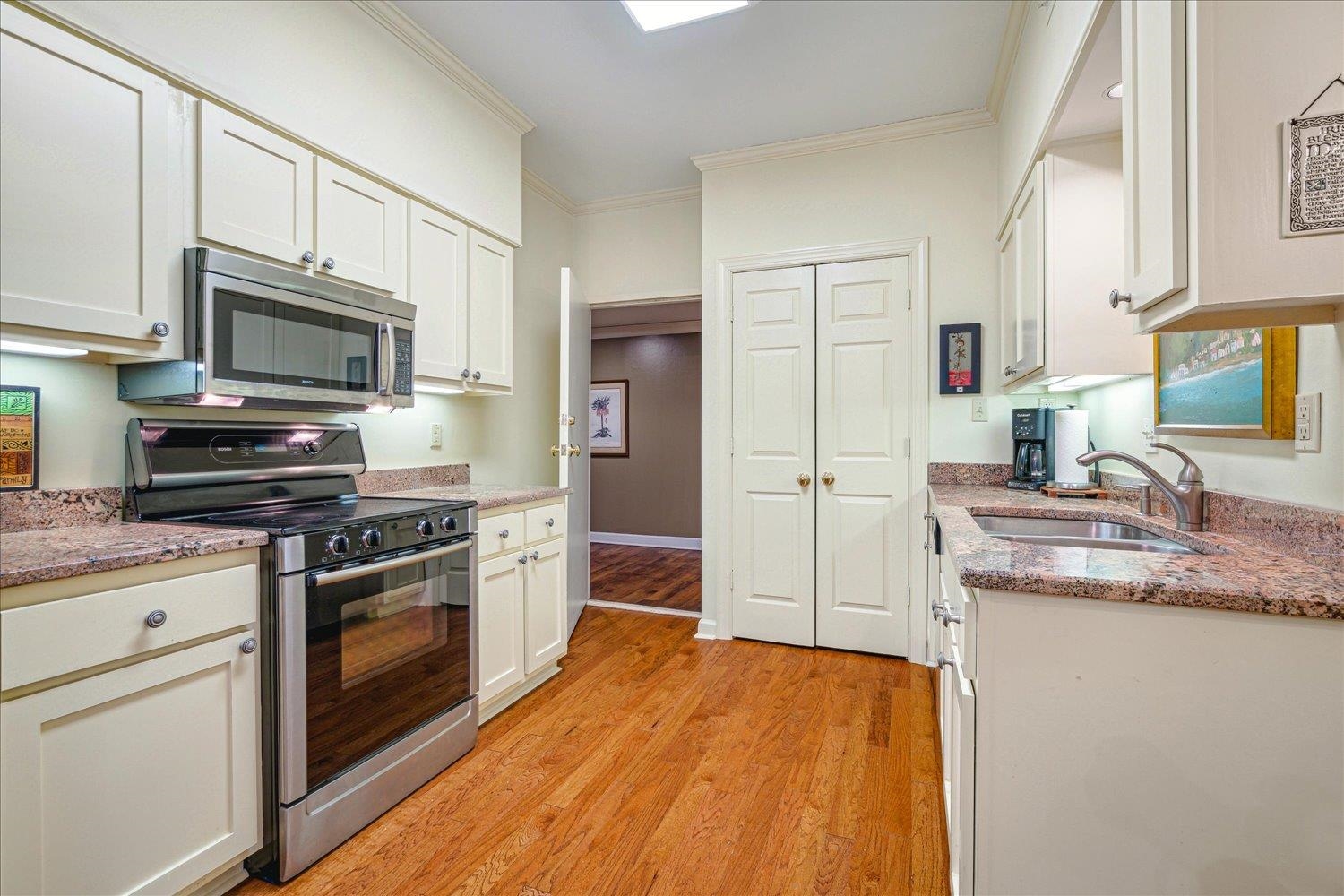 585 S GREER ST Unit: 103