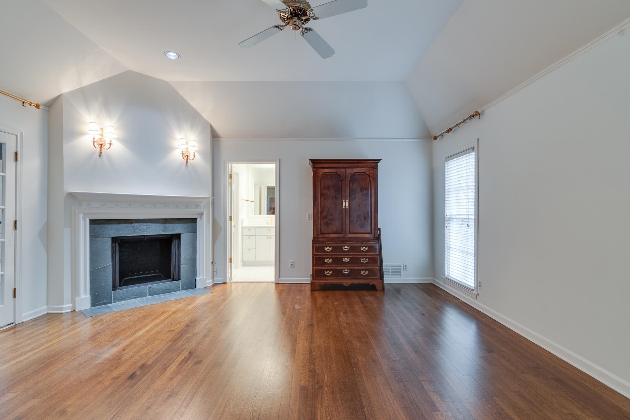 6367 BROOKS MANOR CV