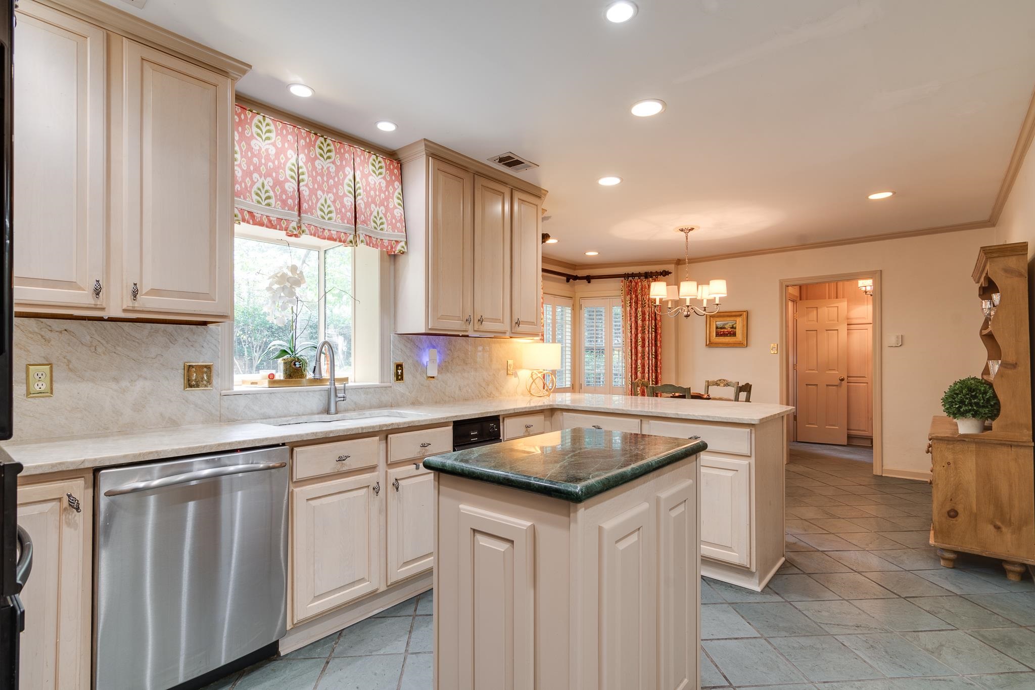 6367 BROOKS MANOR CV