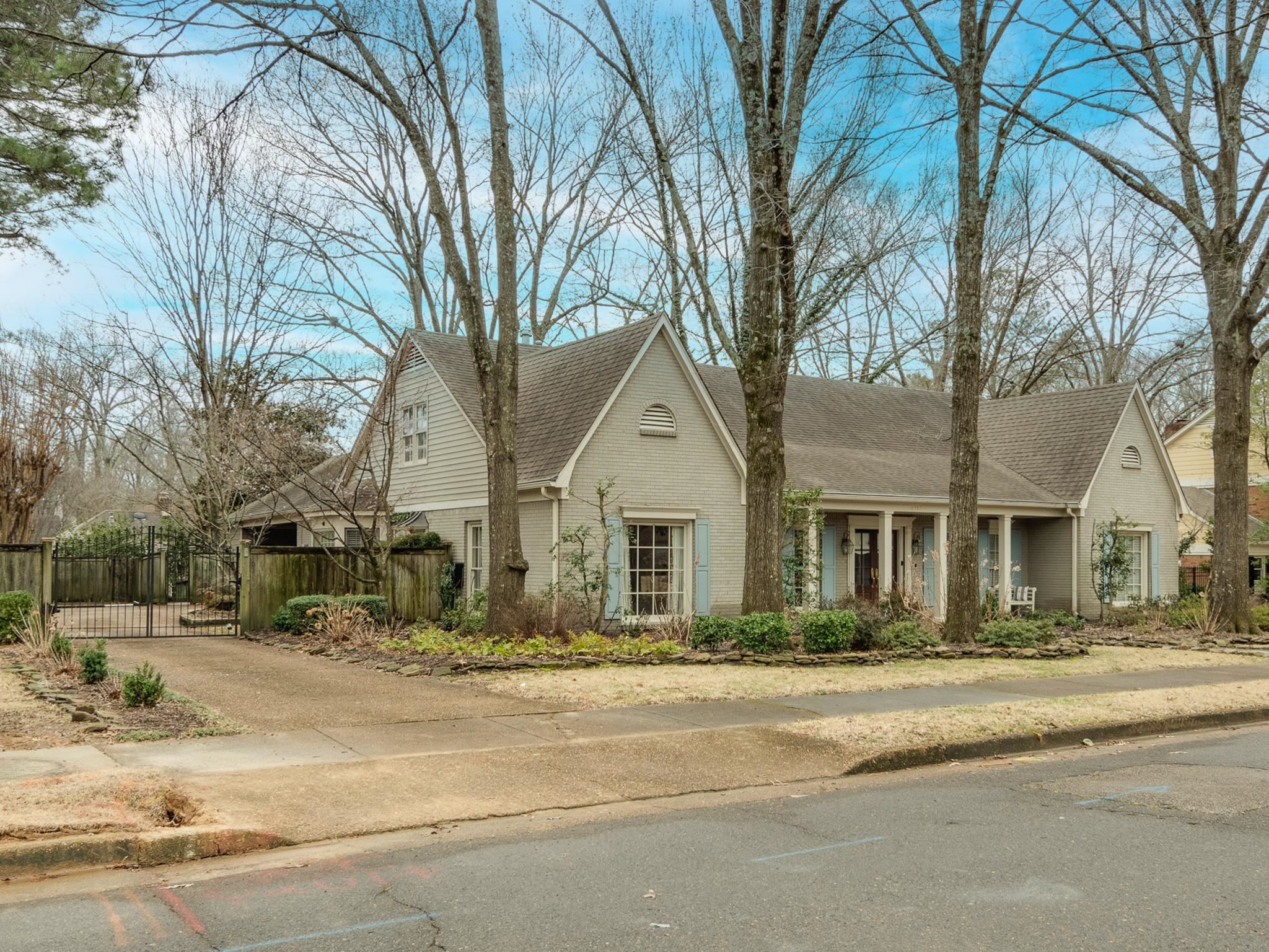 6367 BROOKS MANOR CV