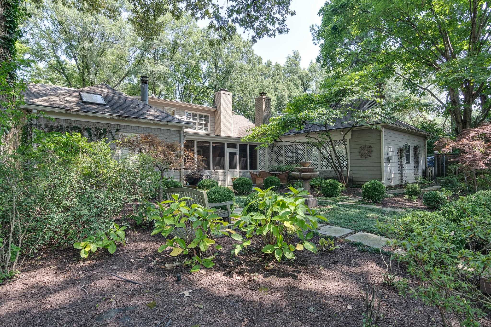 6367 BROOKS MANOR CV