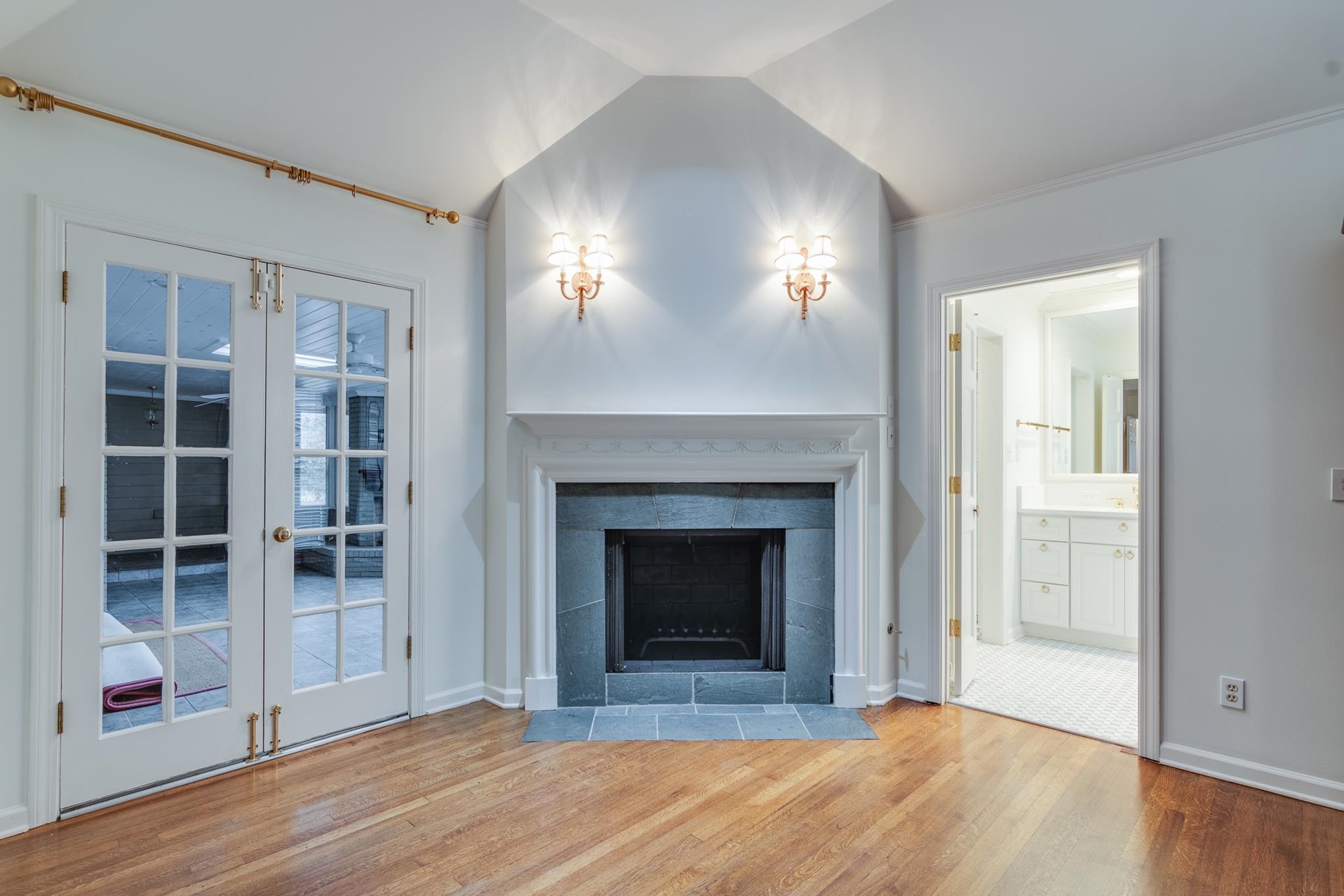 6367 BROOKS MANOR CV