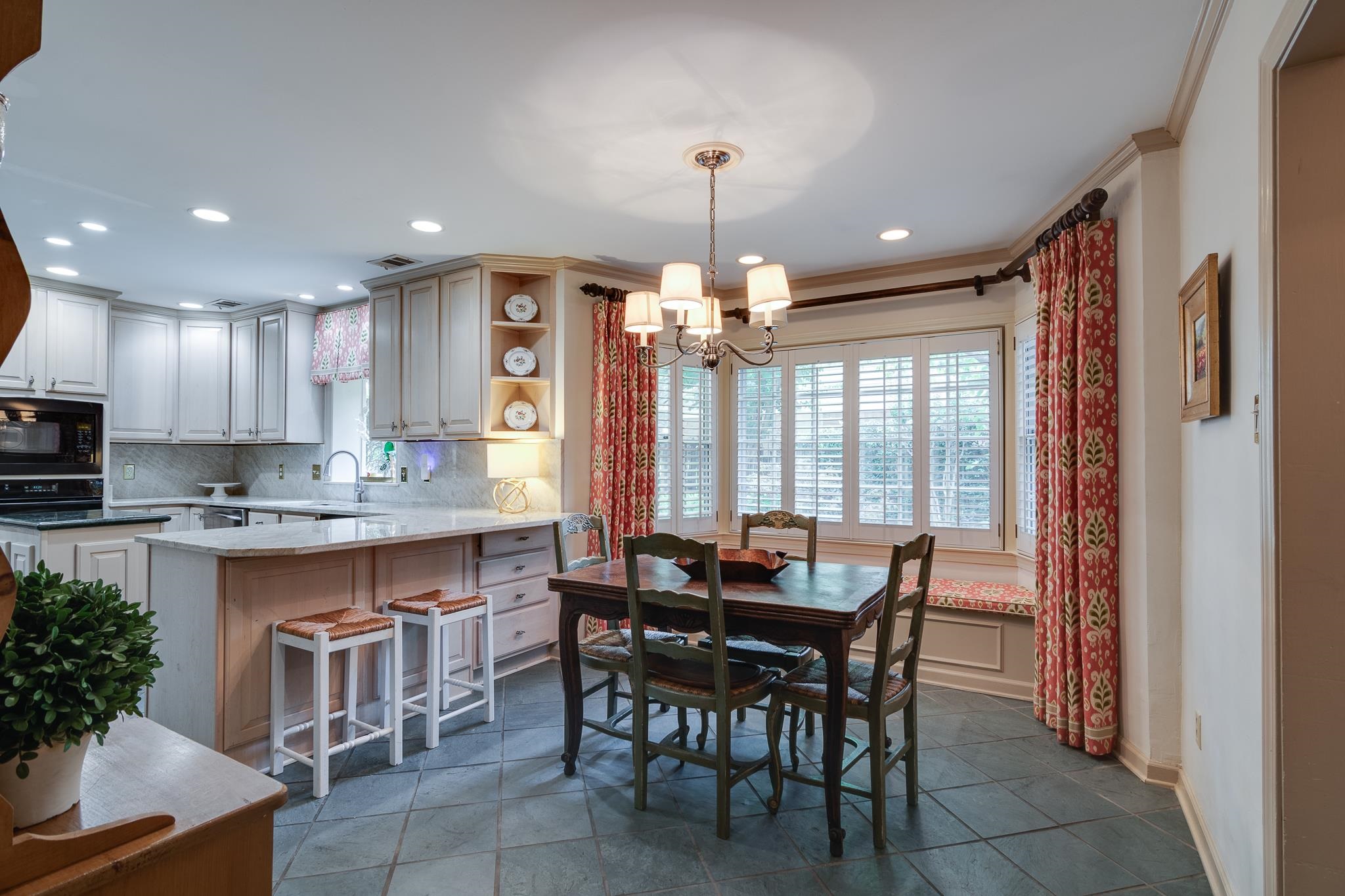 6367 BROOKS MANOR CV