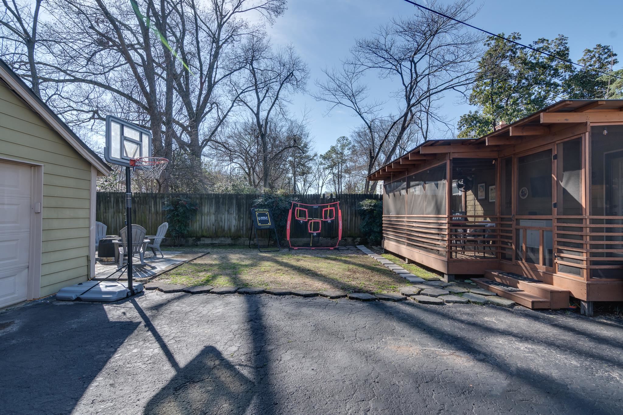 196 ALEXANDER ST