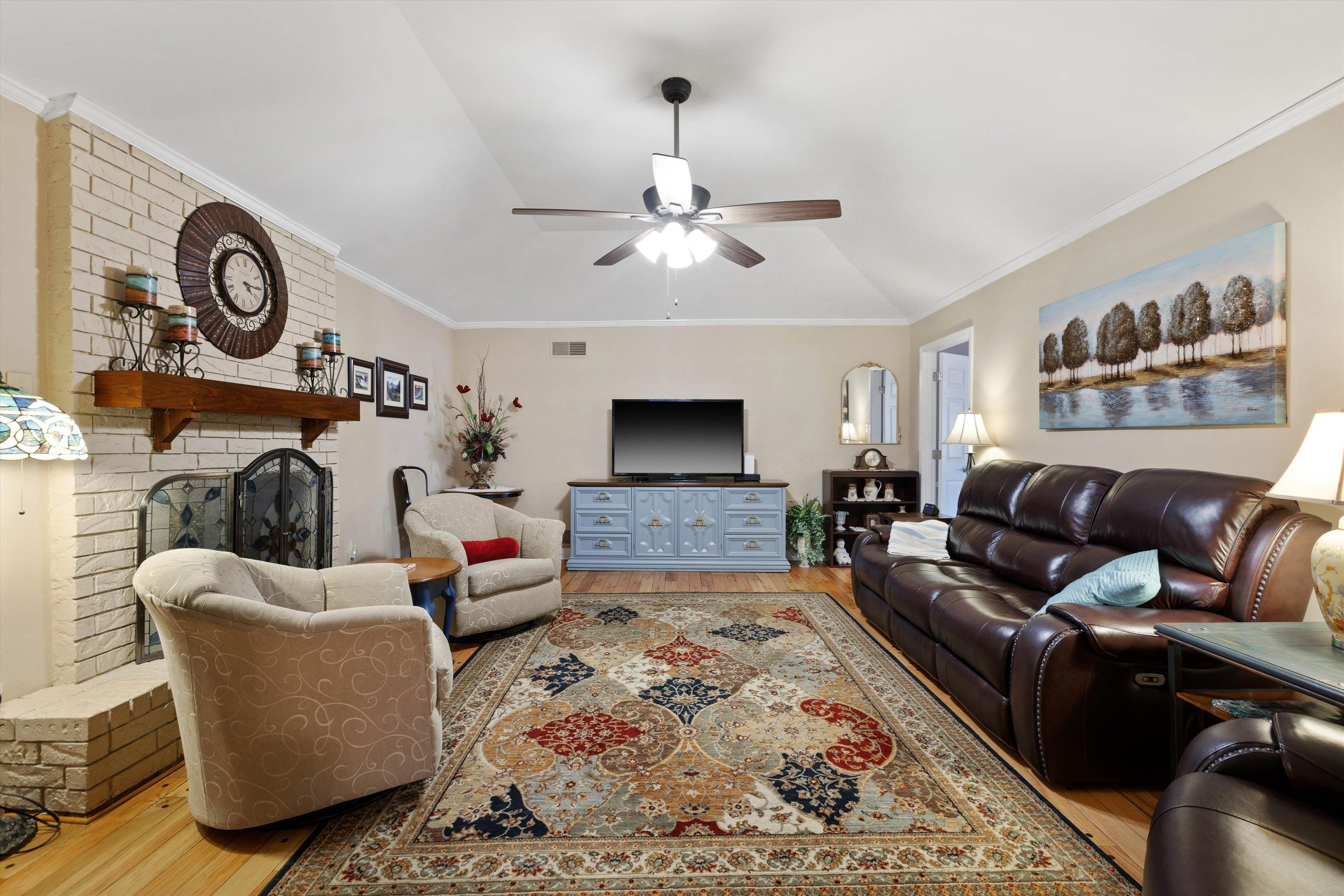 1357 BROOKSIDE DR
