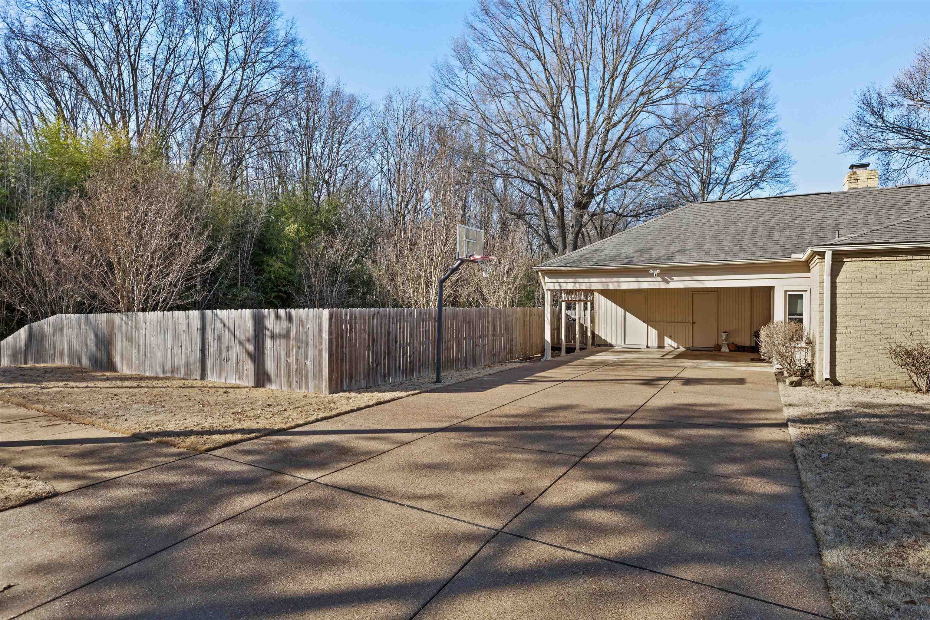 1357 BROOKSIDE DR