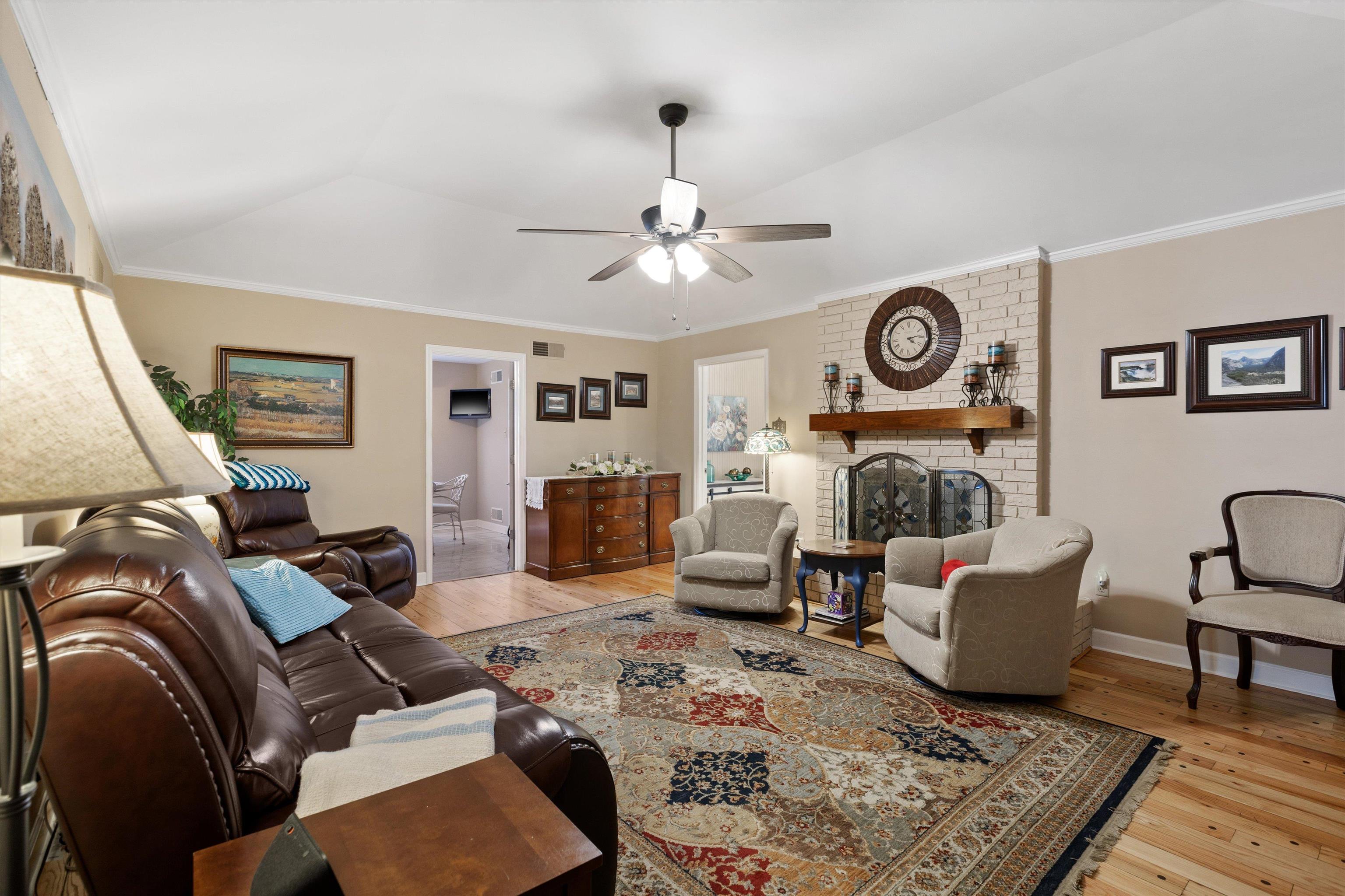 1357 BROOKSIDE DR