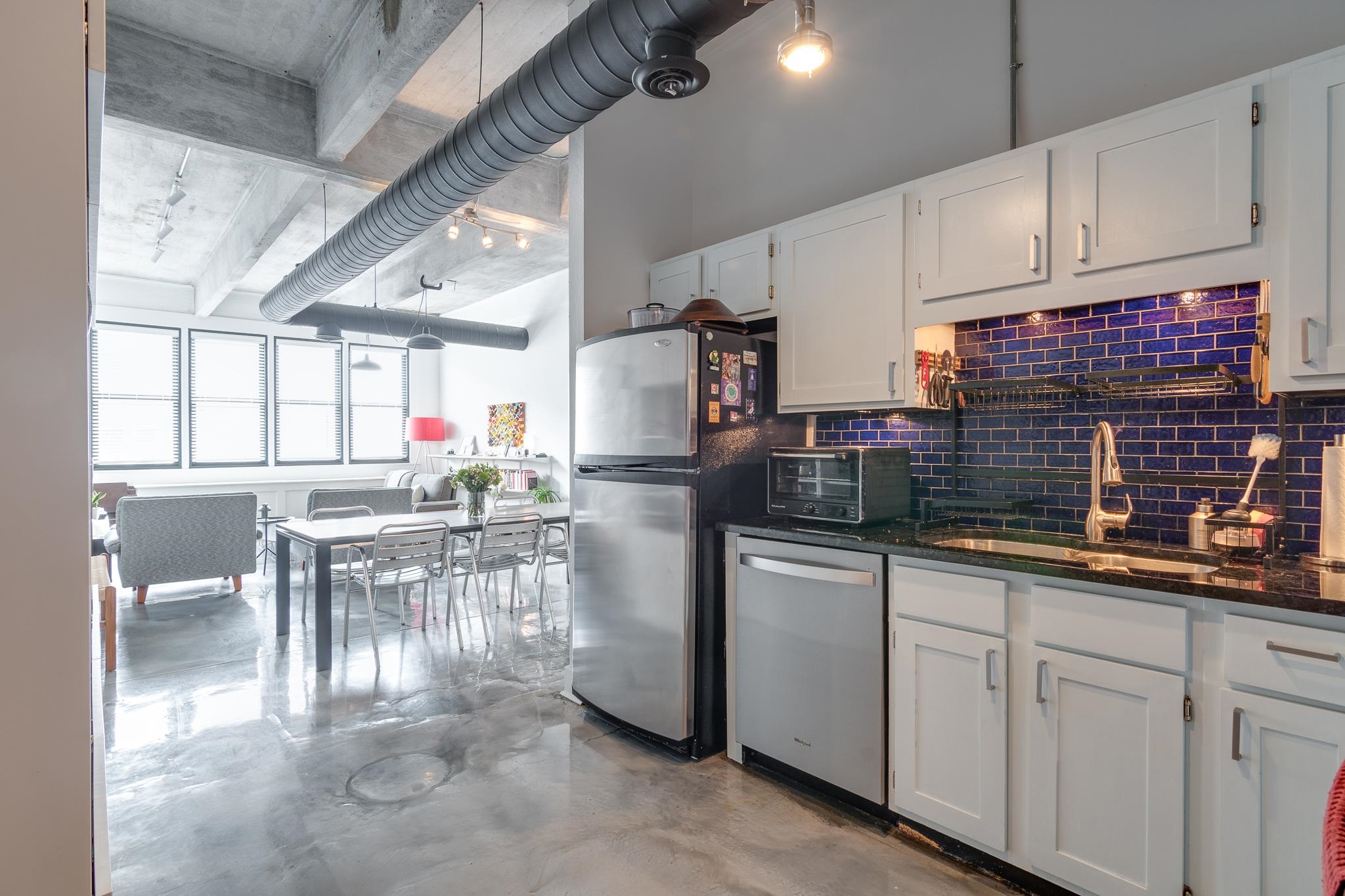 408 S FRONT ST Unit: 305