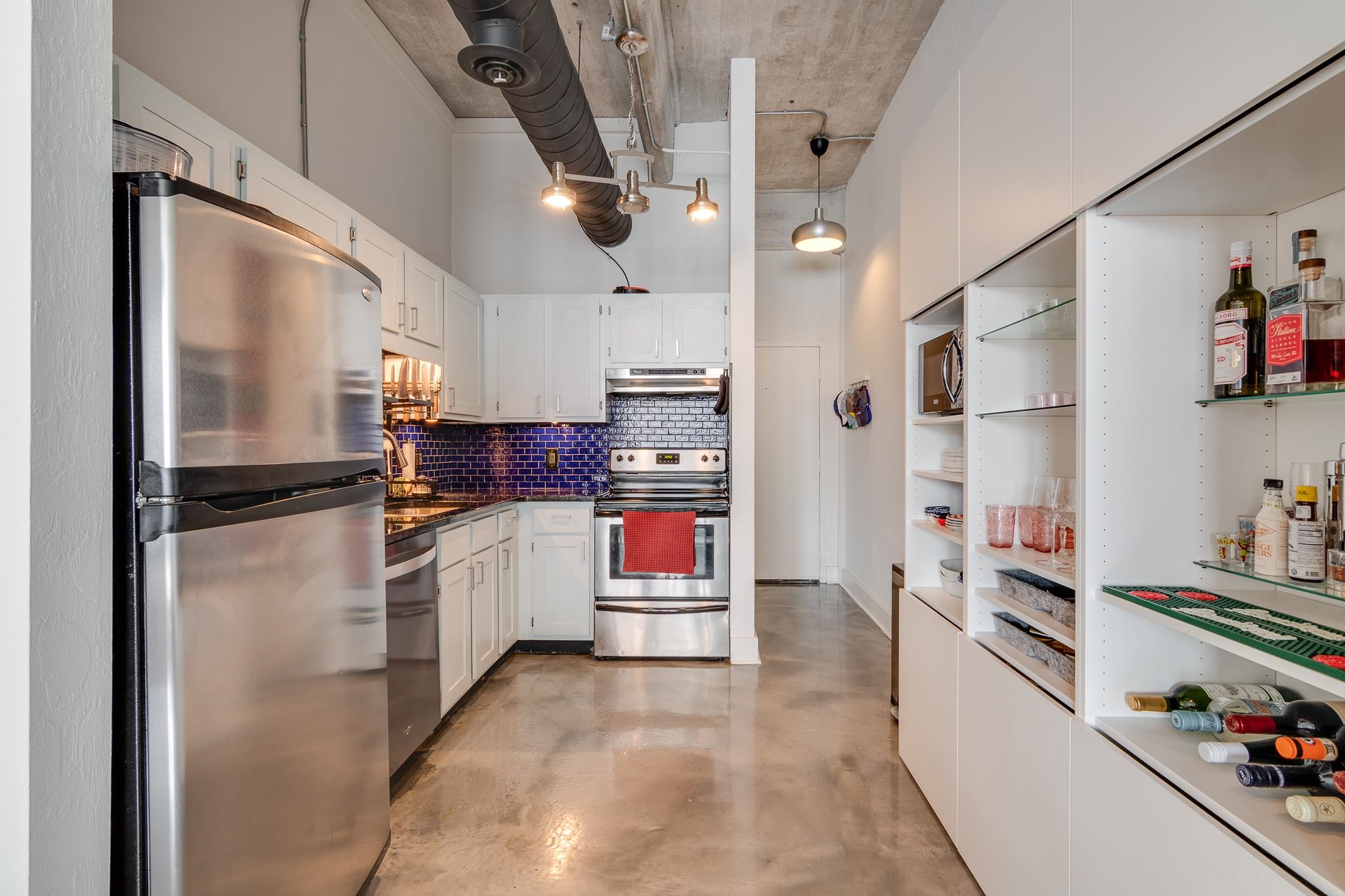 408 S FRONT ST Unit: 305