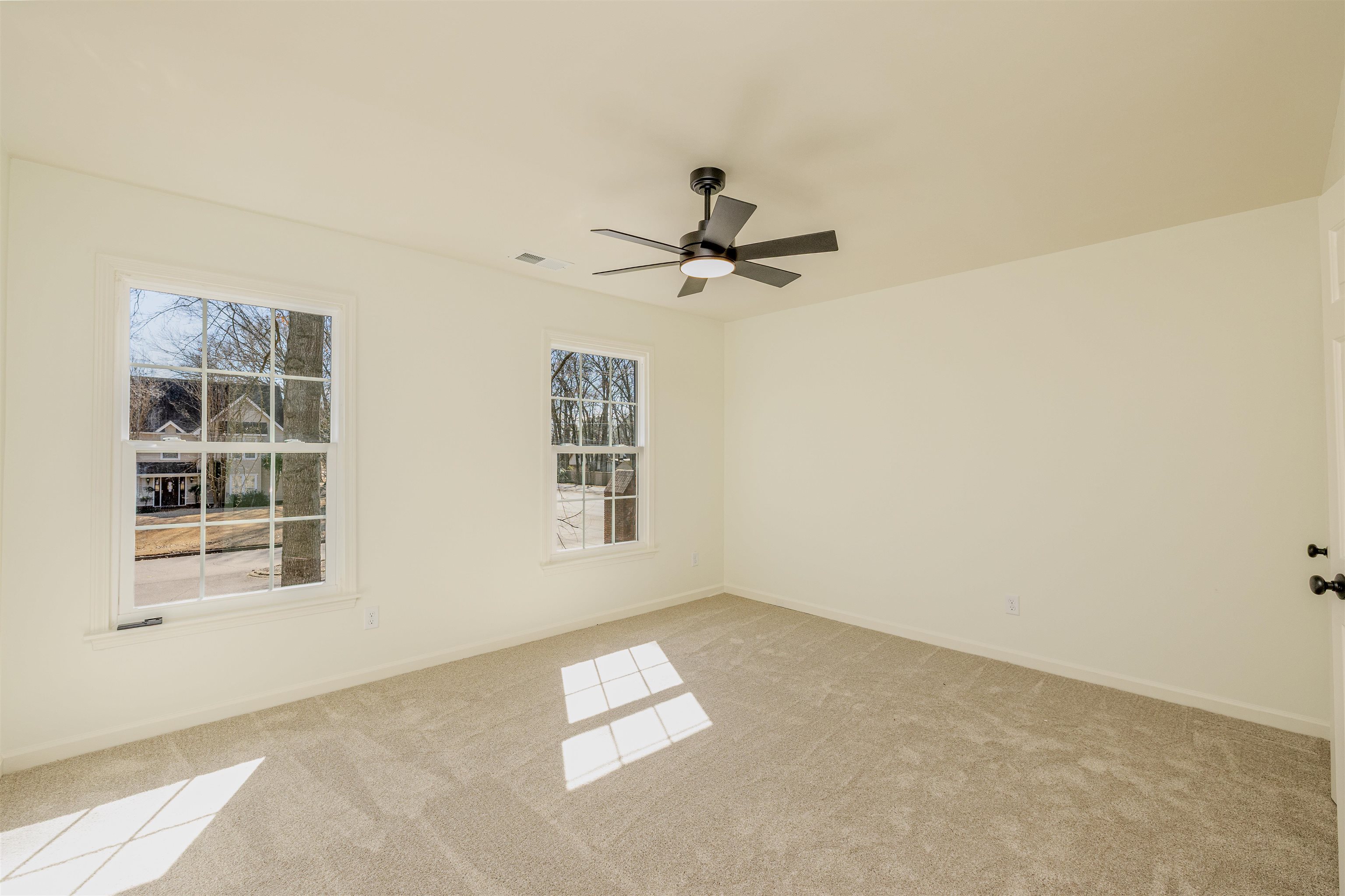 935 WINLEAF DR