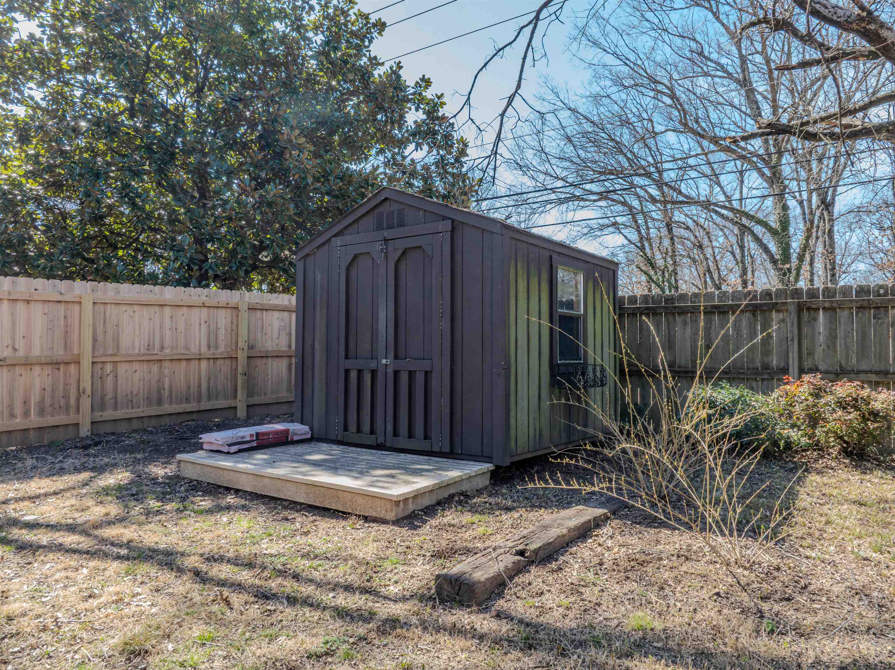 935 WINLEAF DR