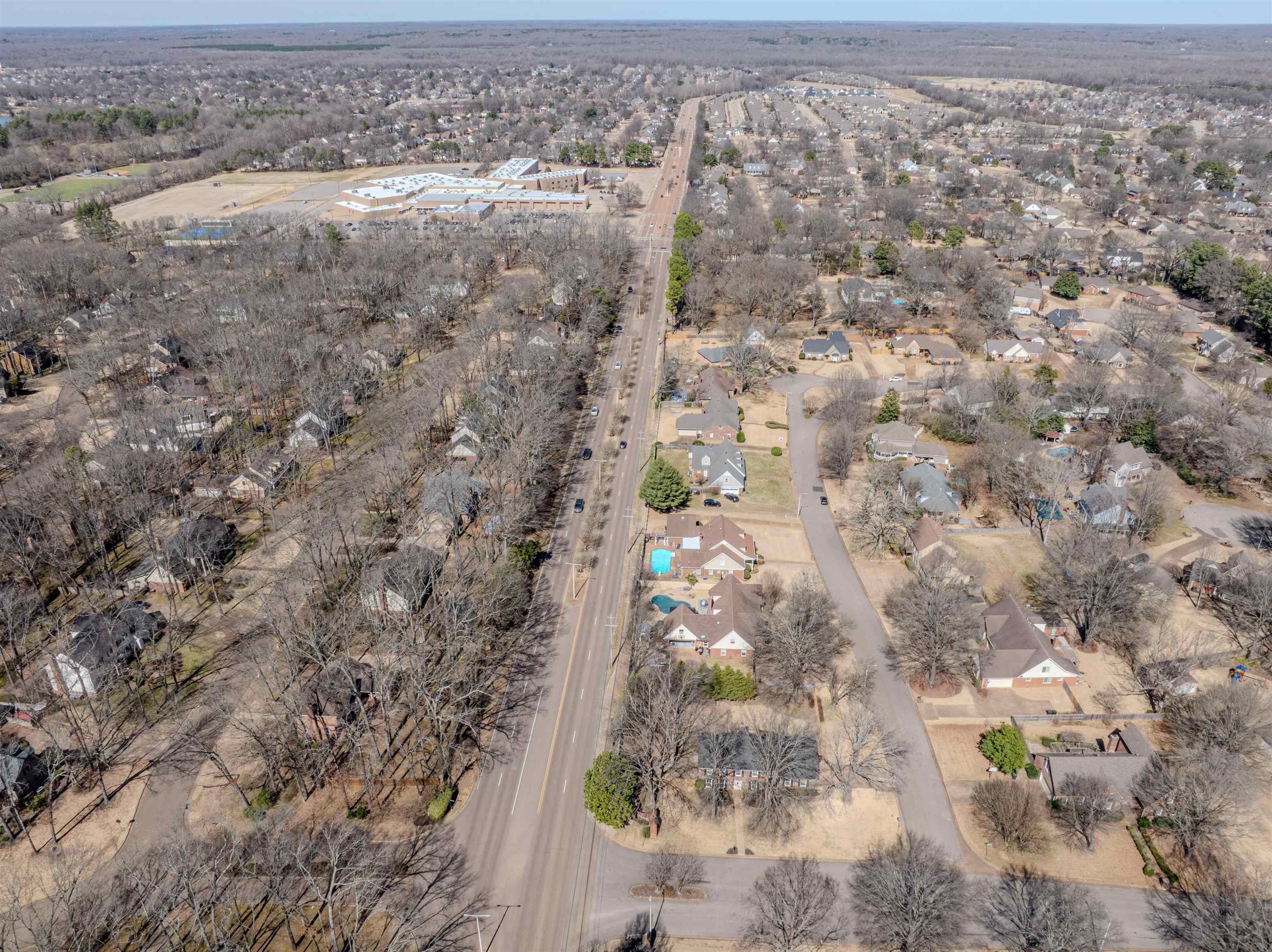 935 WINLEAF DR