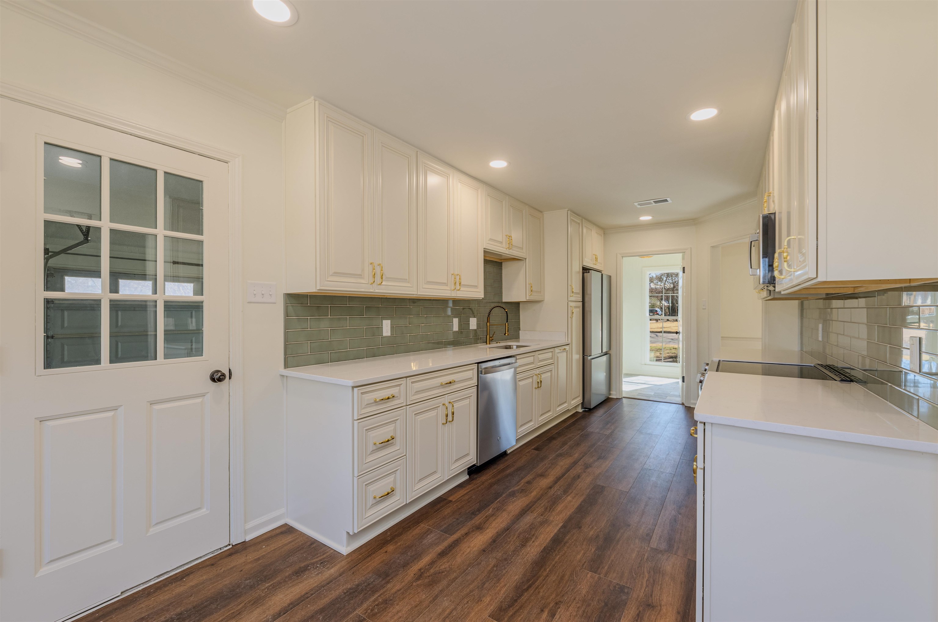 935 WINLEAF DR