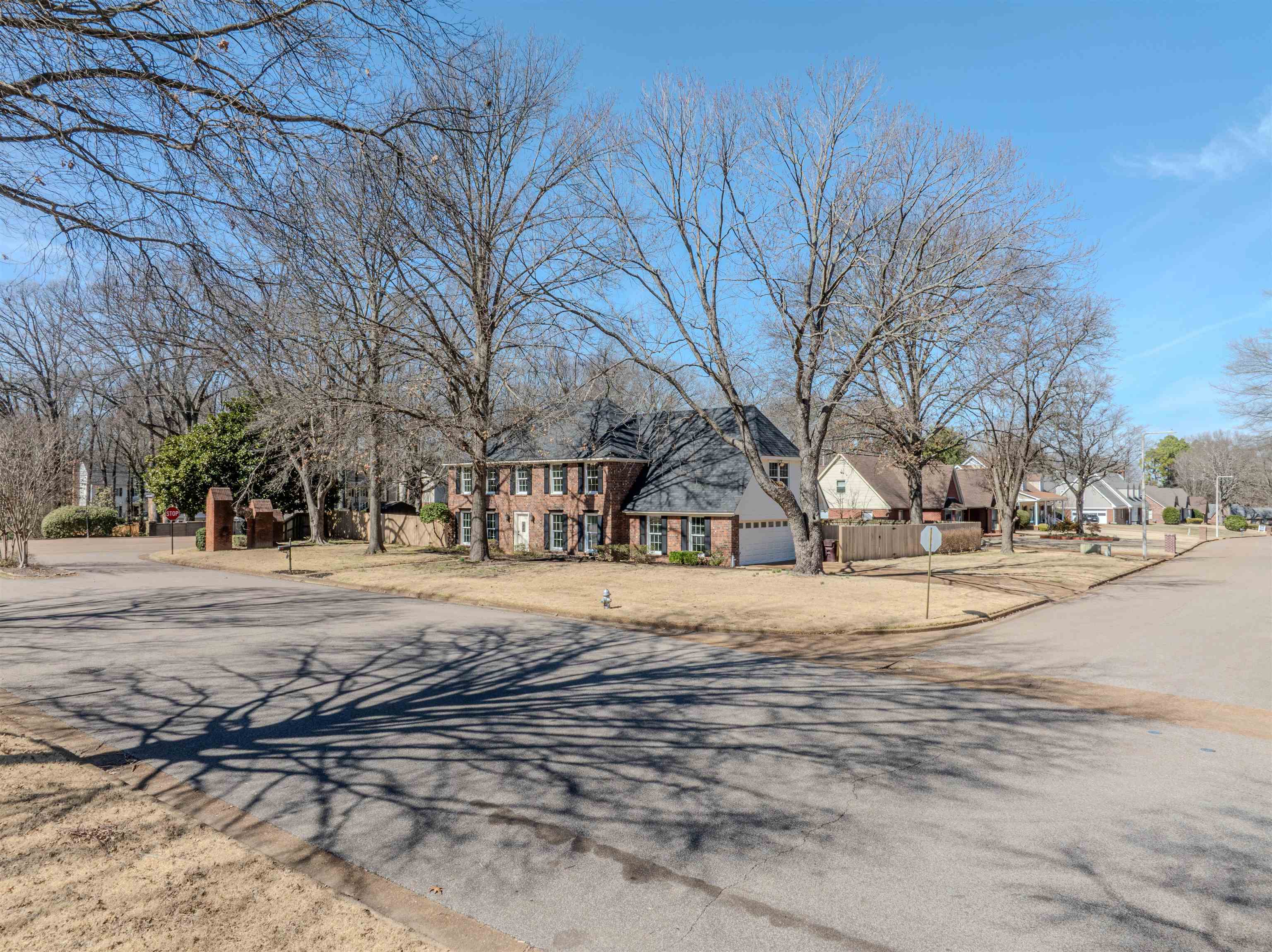 935 WINLEAF DR