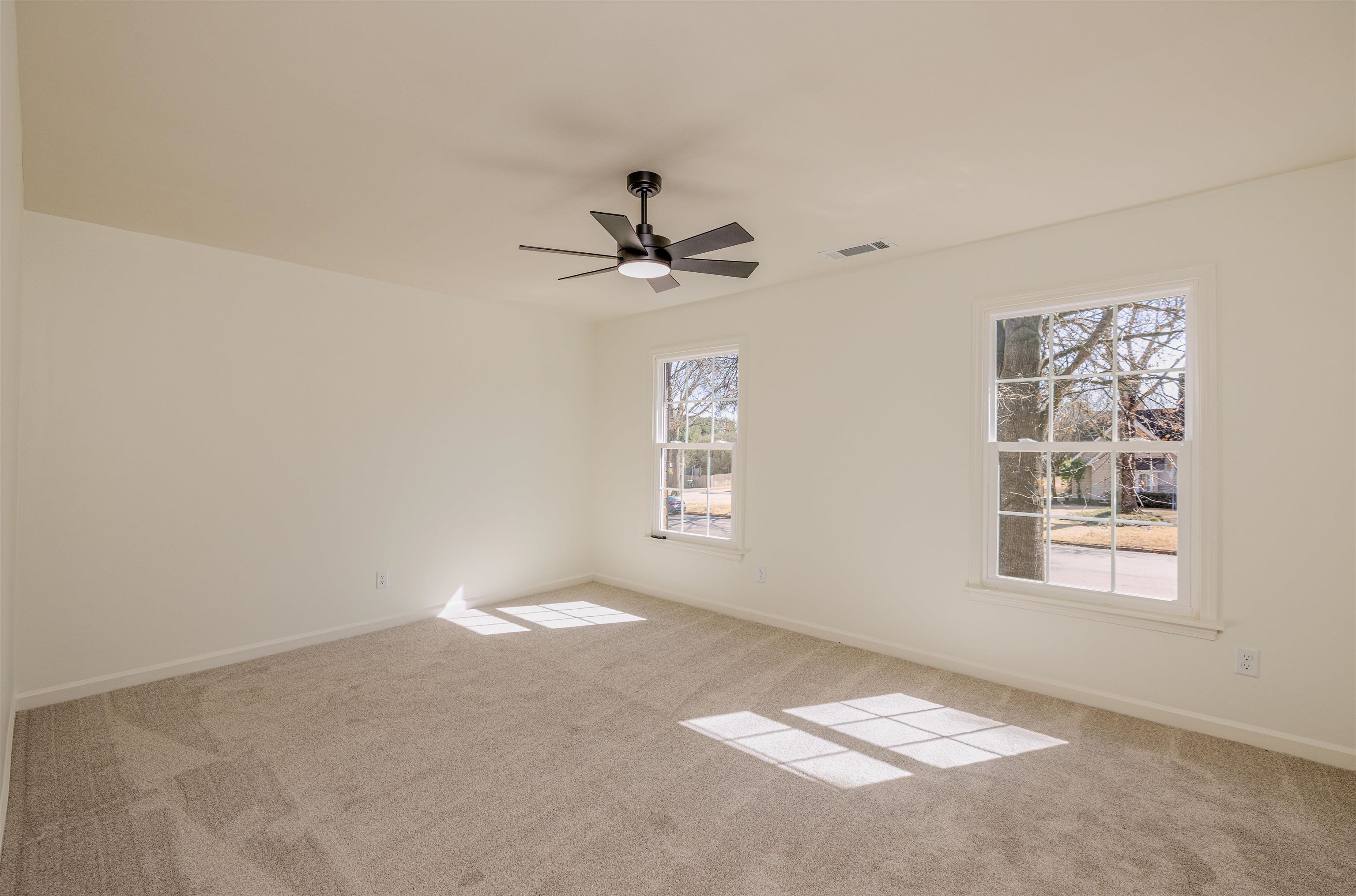 935 WINLEAF DR
