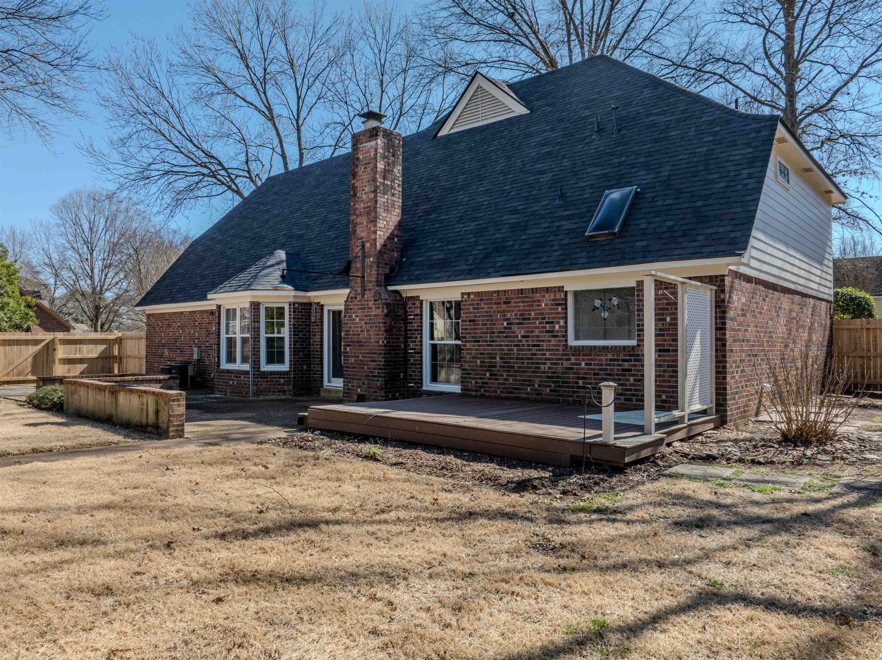 935 WINLEAF DR